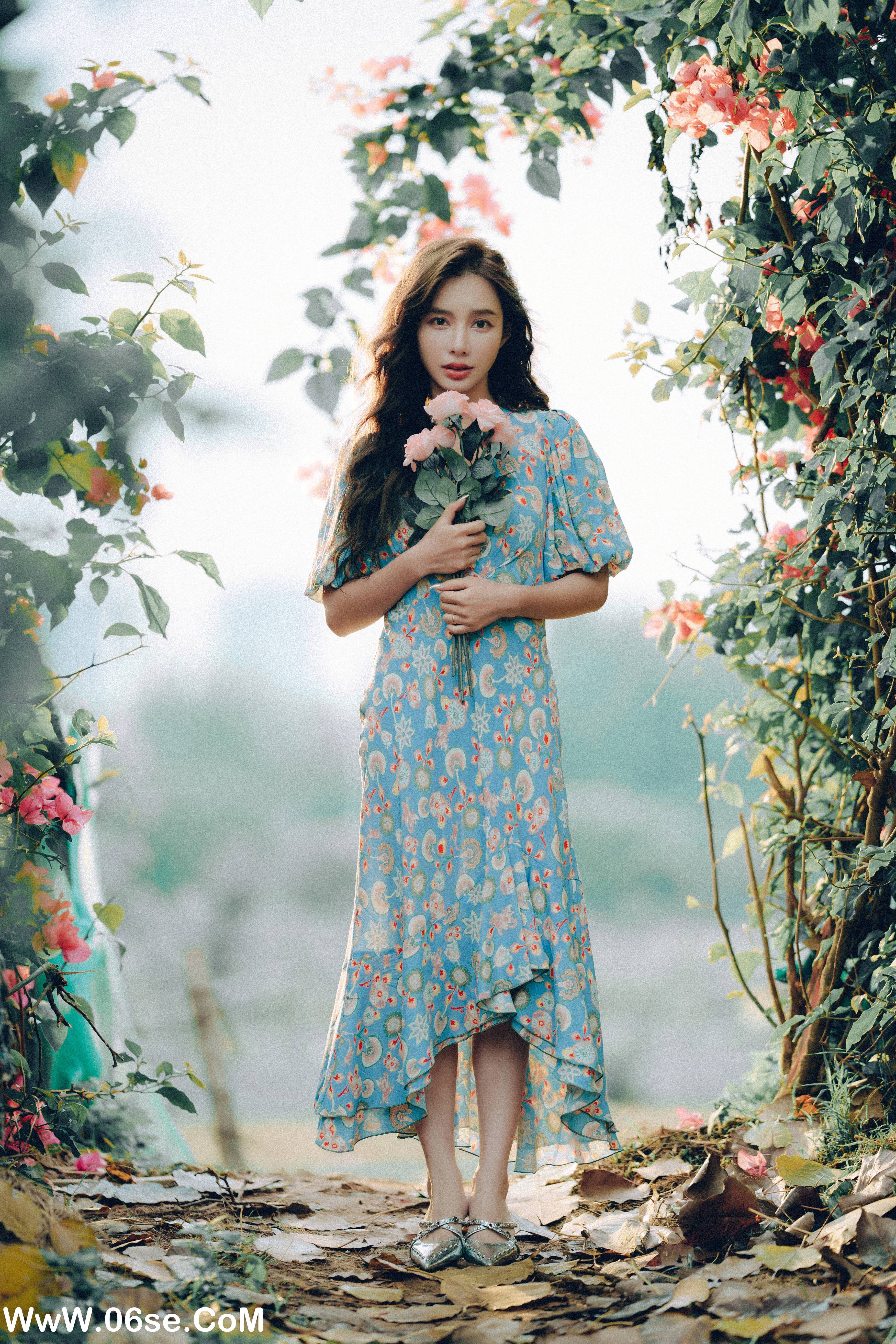 图片[35]-[YITUYU艺图语]2022.06.25 发光的发丝，三角梅瀑布下的女神 姝雯同学[55P-870.8M]-六色网