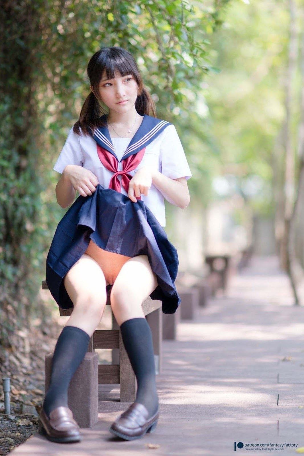 [小丁Patron] High School Girl with Pretty Pussy 皮衣濕身誘惑 (Fantasy Factory) 15