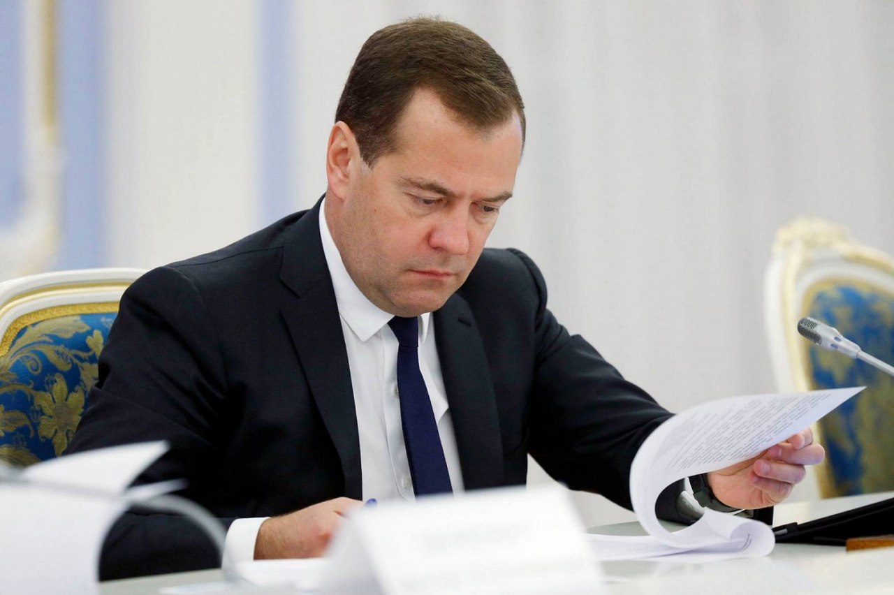Производители и продавцы пожаловались Медведеву из-за маркировки продуктов