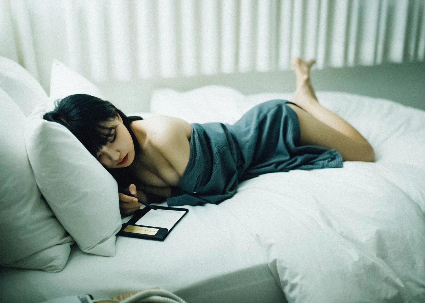 Jeong Jenny 정제니, [Moon Night Snap] The First Set.01 2
