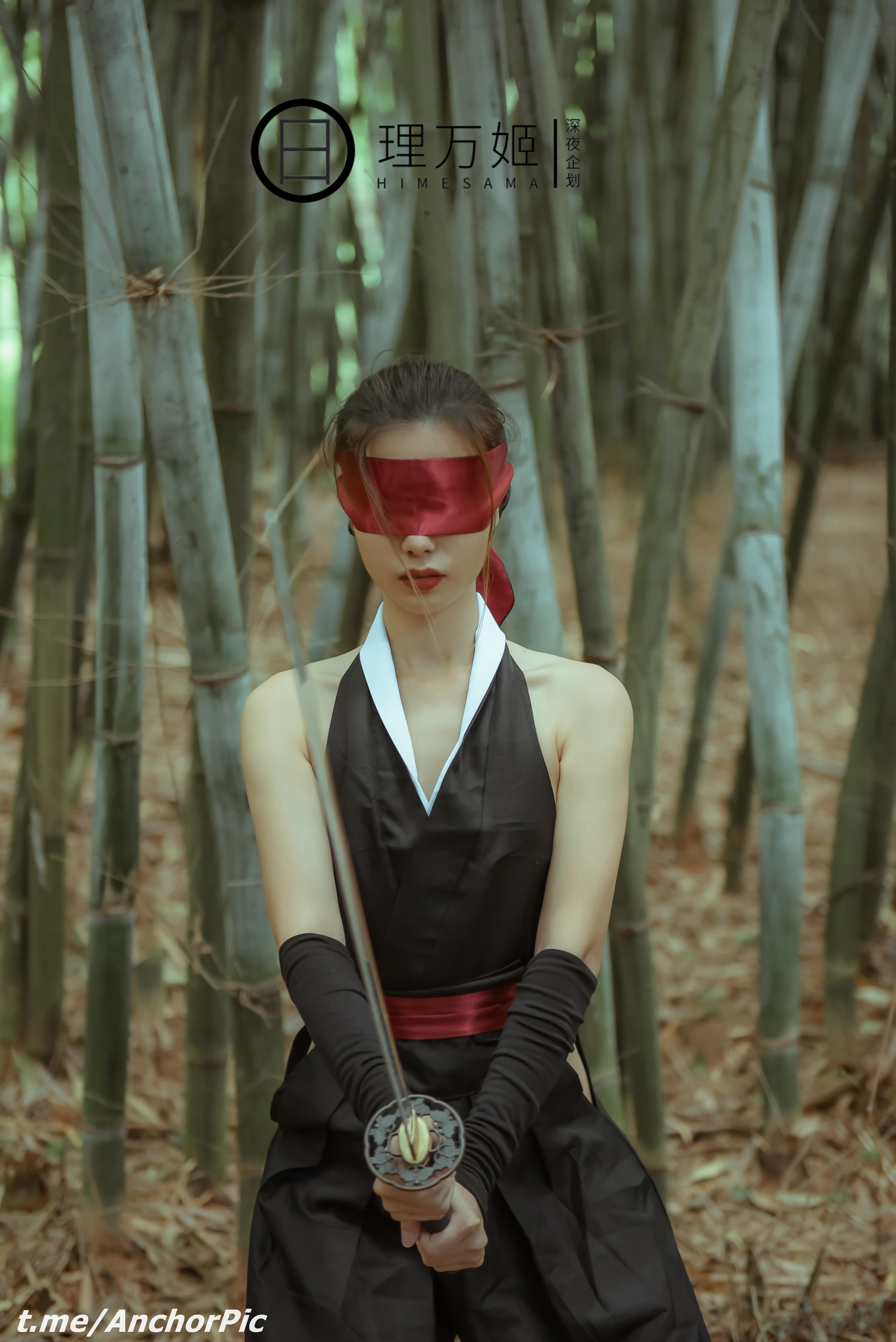 理万姬 - 女武士竹林露出 30P 5