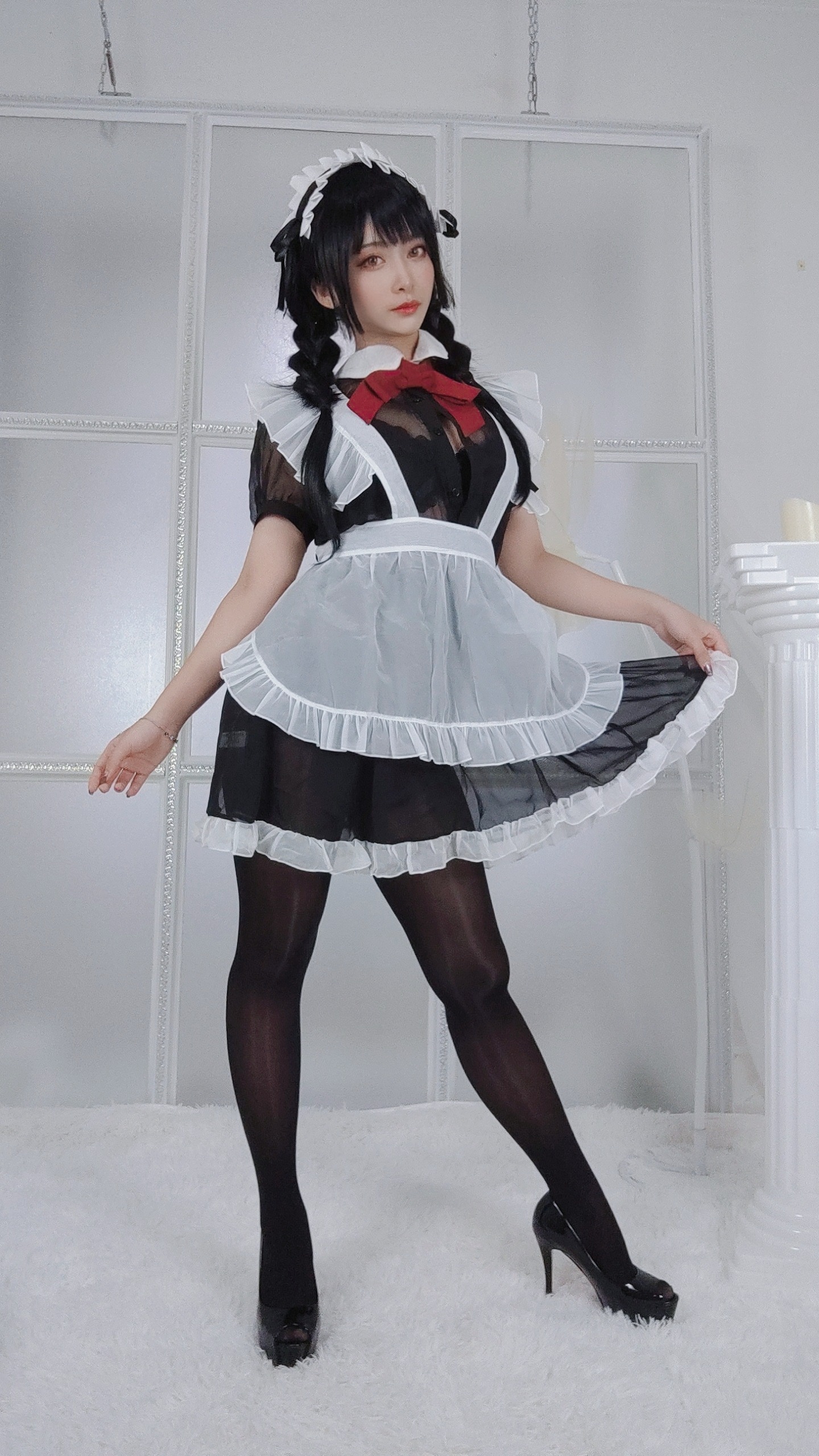 洛璃LoLiSAMA - 黑丝女仆 93P 2V 535MB 36