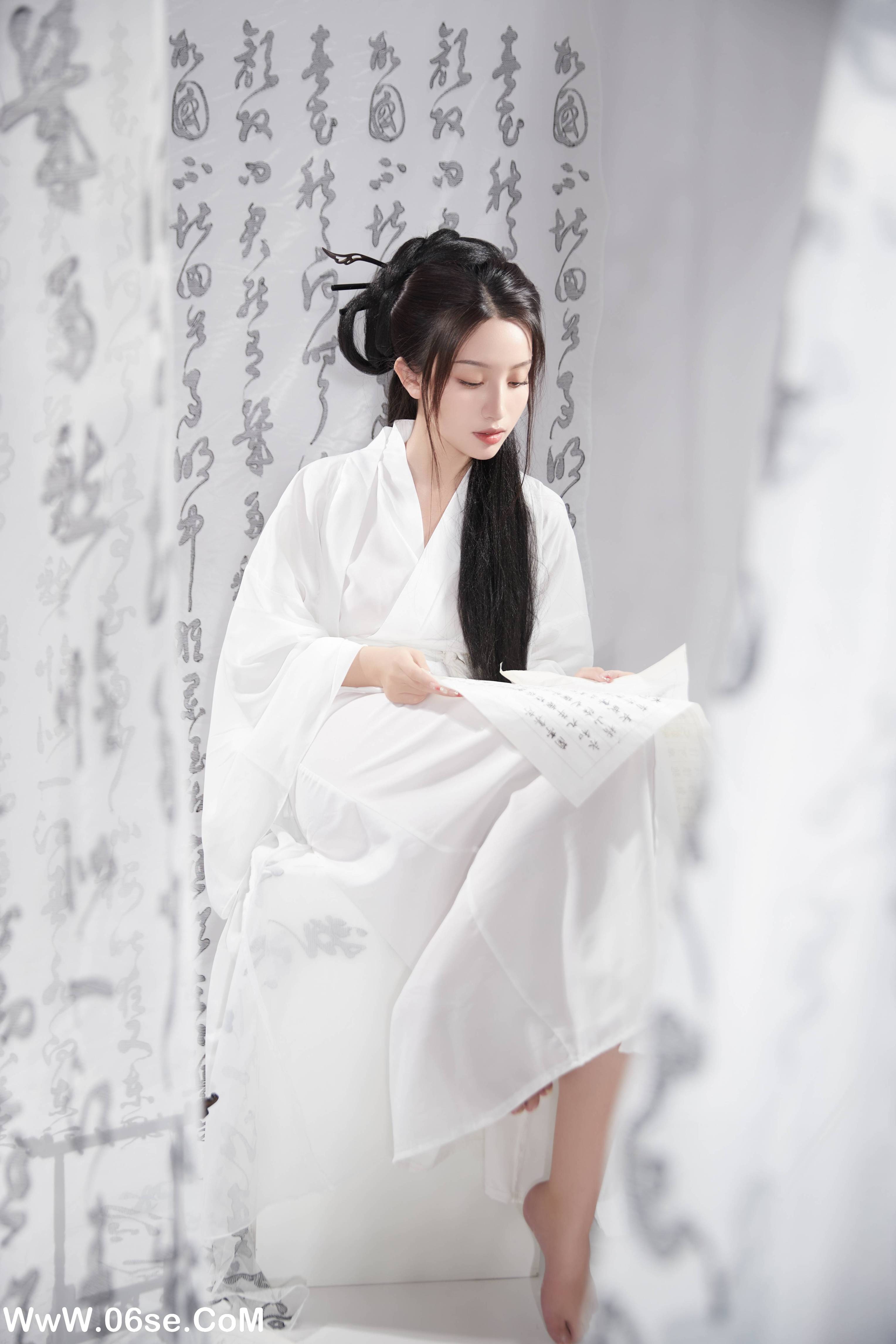 图片[30]-[YITUYU艺图语]2022.10.11 无关风月 柠萌婧啊[39+1P／394MB]-六色网