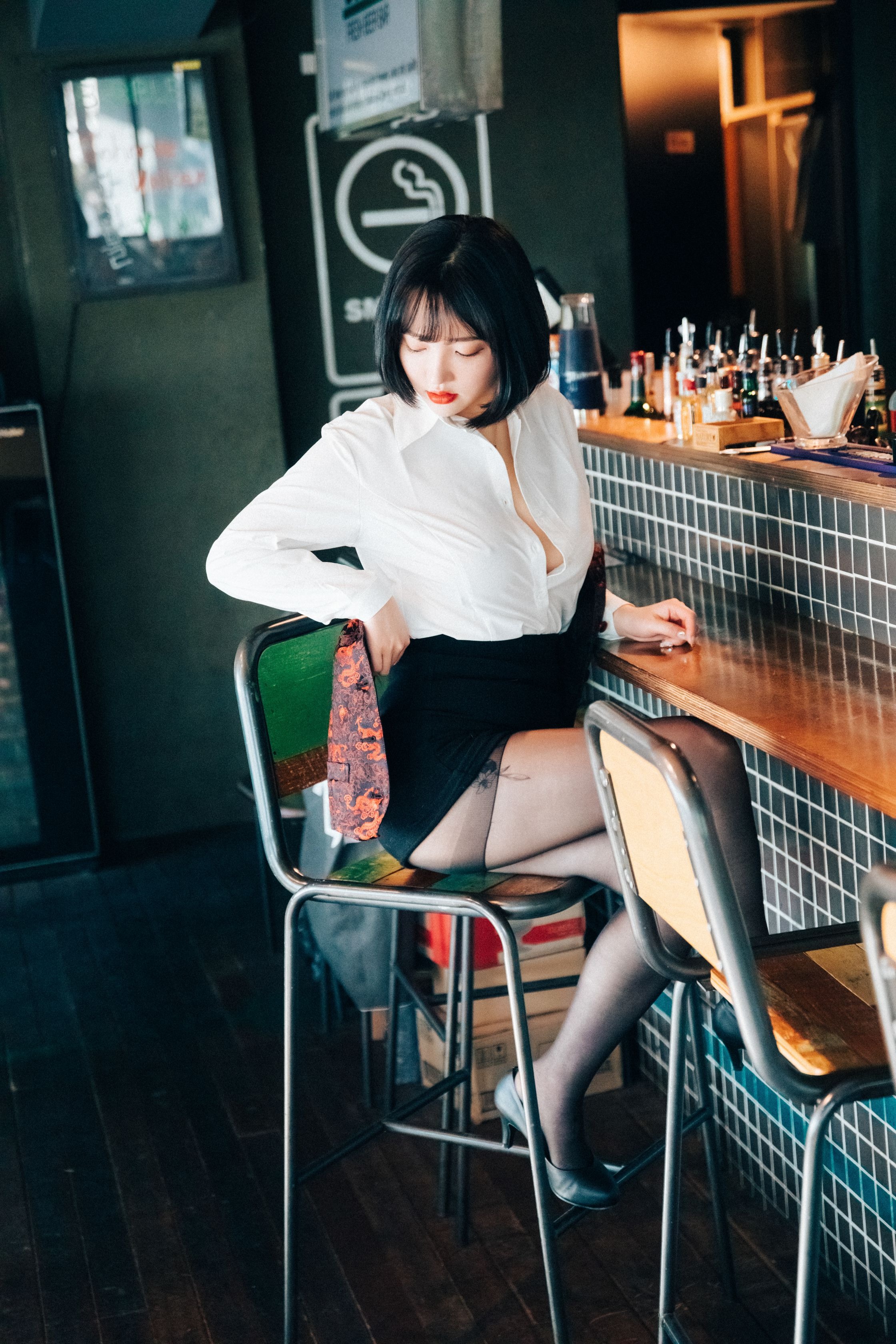 孙乐乐 - [Loozy] Son Ye-Eun (손예은) - Tainted Love Bar 27