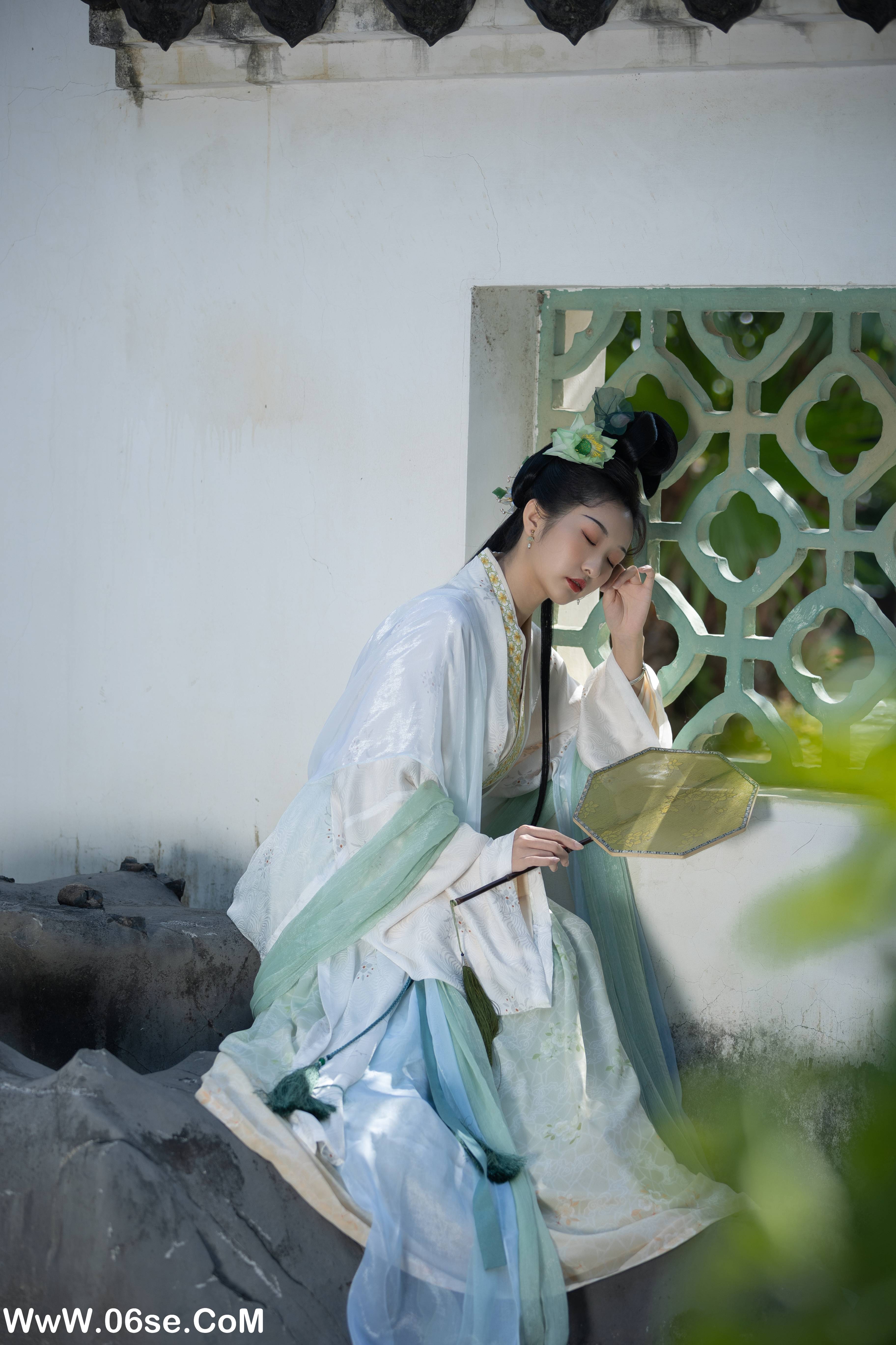 图片[5]-[YITUYU艺图语]2022.11.17 绿了芭蕉 丸子有只猫[33+1P／331MB]-六色网