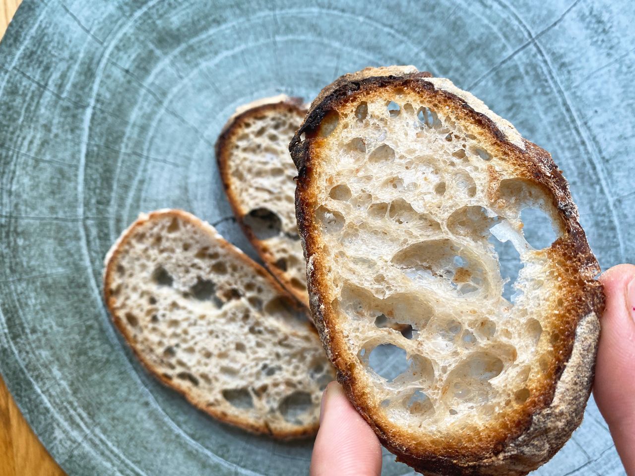 More bread. Старый хлеб. Ветхий хлеб. Старый хлебный. Дряхлый хлеб.