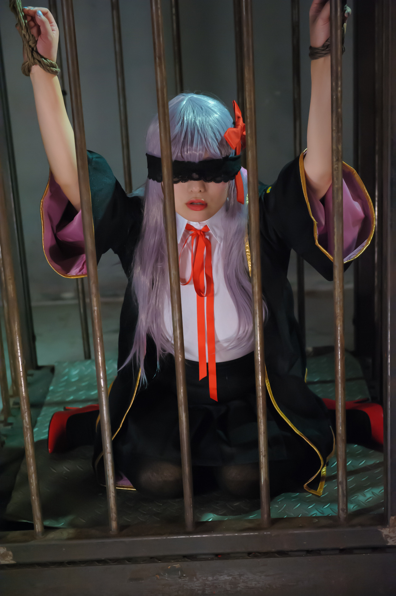 あなたが好きなのは？ダークな世界観で緊縛されている少女 3