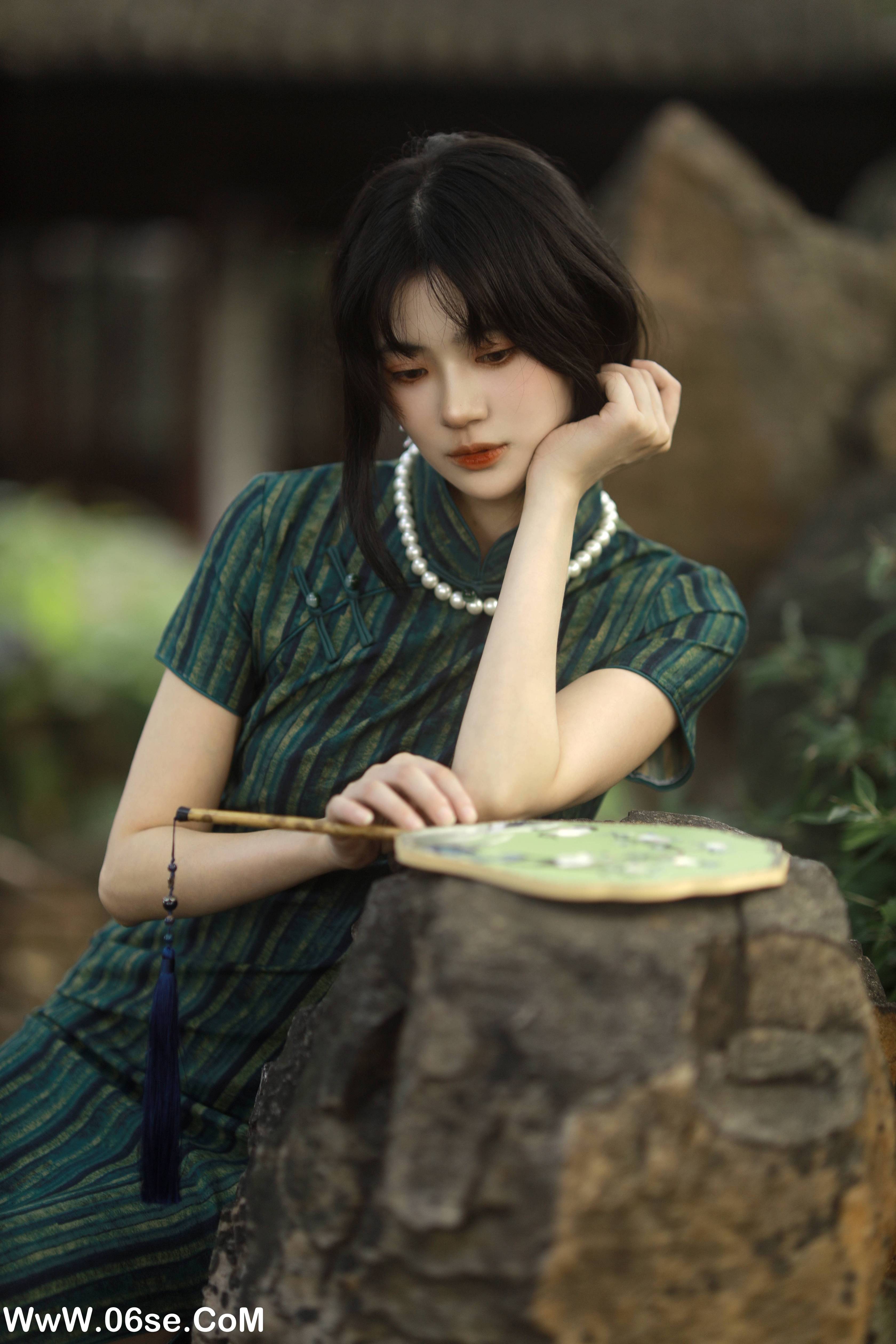 图片[11]-[YITUYU艺图语]2022.11.05 绿意旗袍 Elikaka[35+1P／357MB]-六色网