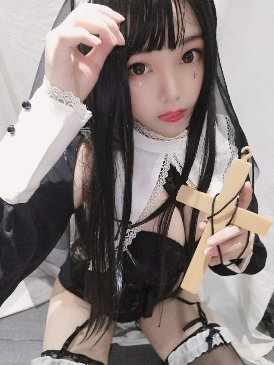蜜汁猫裘-修女 [25P] 17