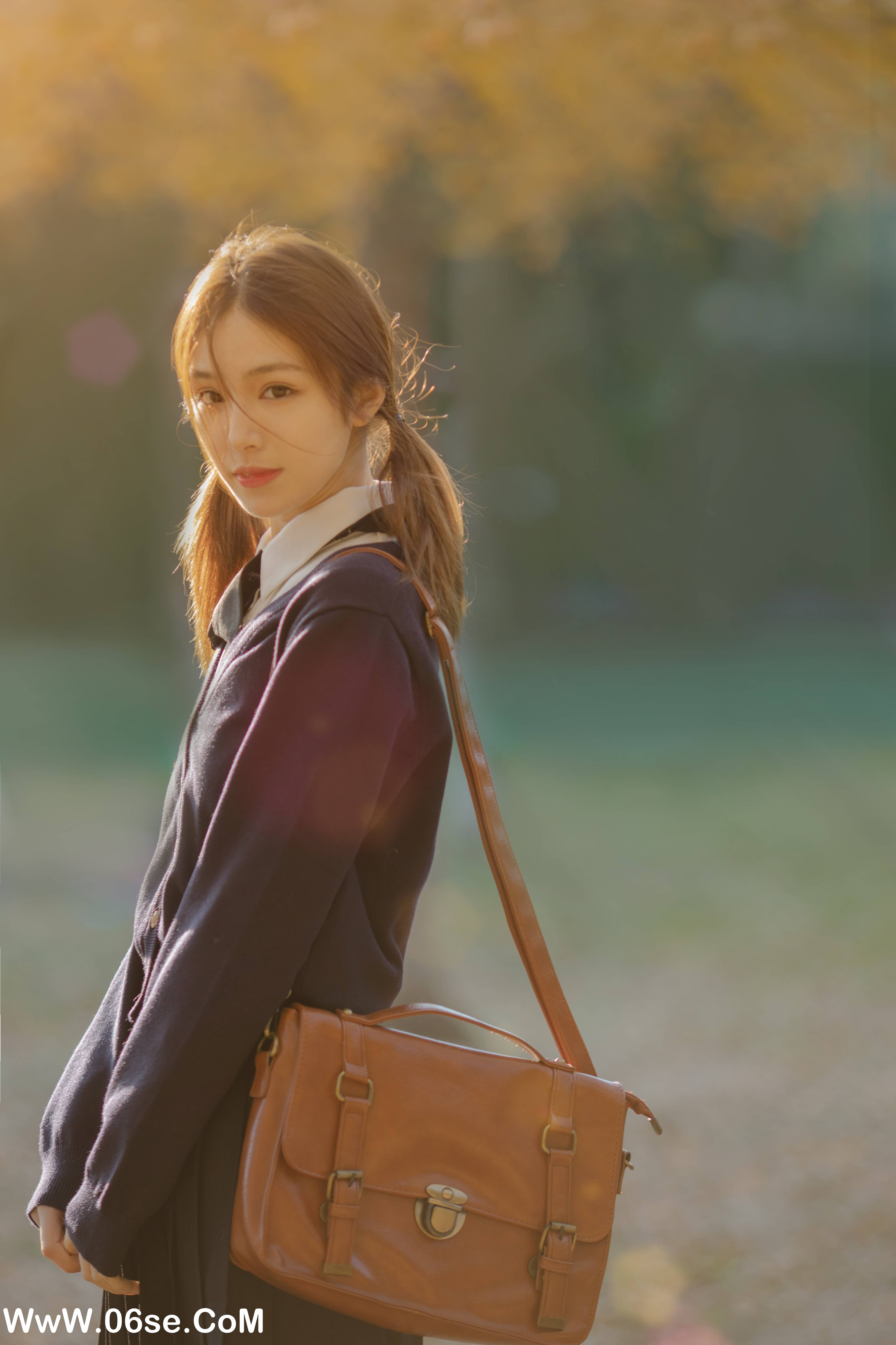 图片[23]-[YITUYU艺图语]2022.01.19 秋天，陪你一起看银杏 朱云慧大魔王[27+1P／306MB]-六色网