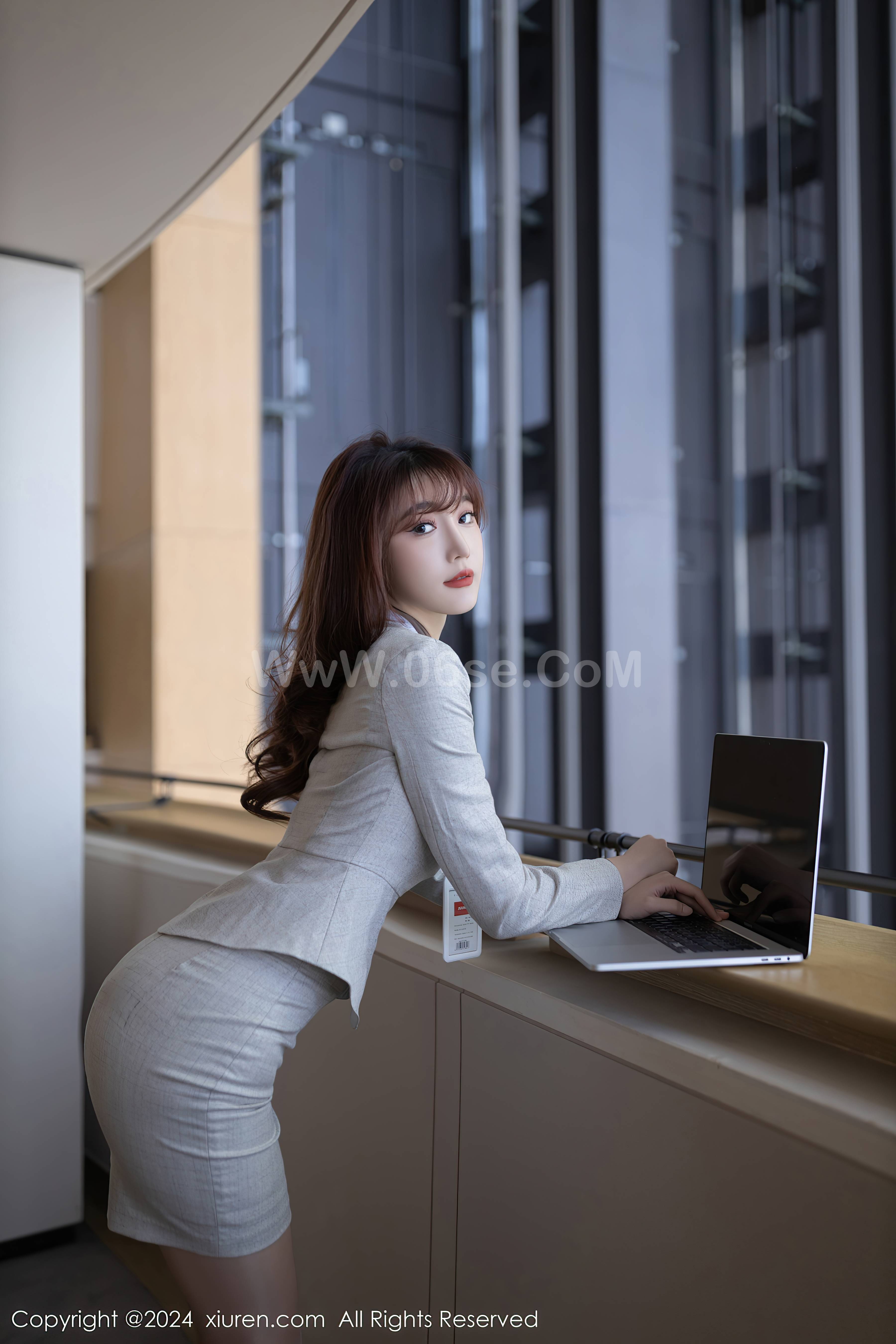 图片[2]-[Xiuren秀人网]2024.01.11 NO.7949 陆萱萱[80+1P／619MB]-六色网