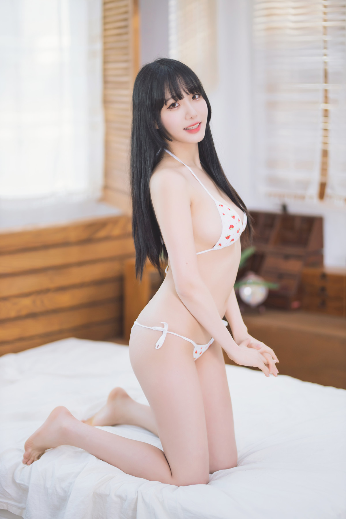 Sooflower 수련수련, Strawberry Photobook Set.01 7