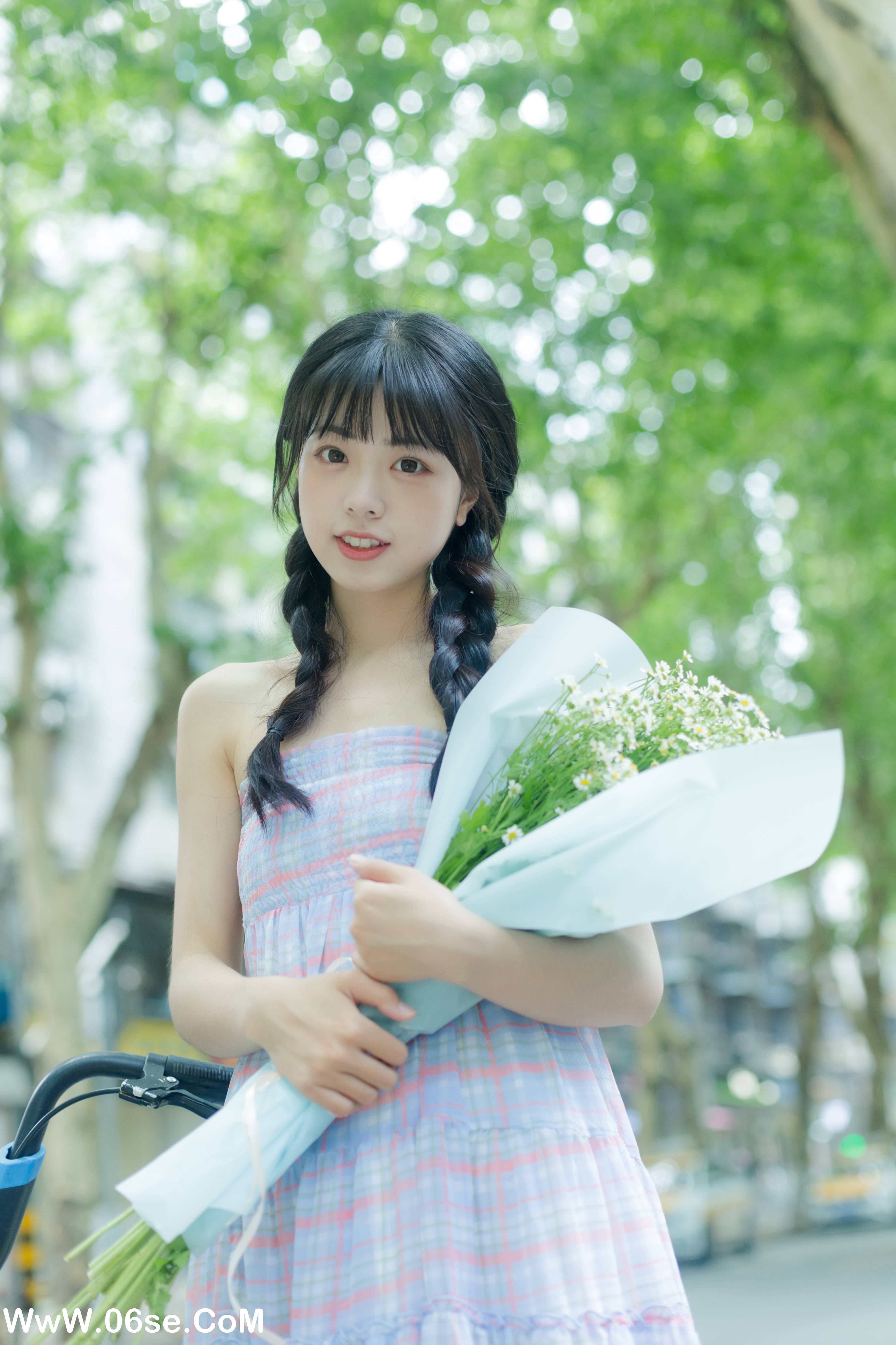 图片[22]-[YITUYU艺图语]2022.08.12 夏天是洋甘菊的气味 可爱泡泡呀[32+1P／265MB]-六色网