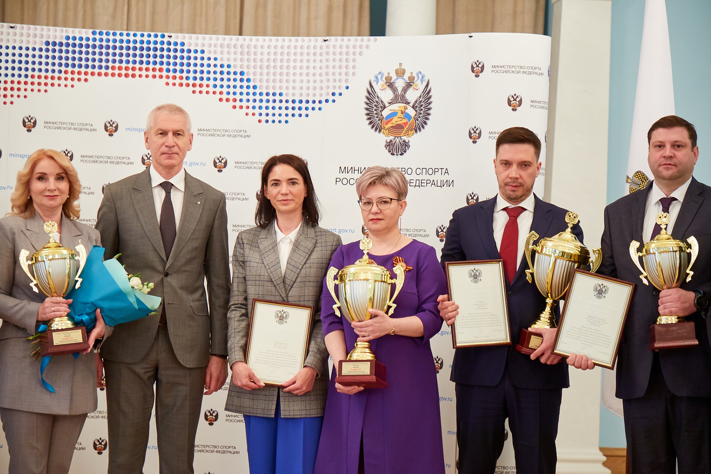 Центр спортивных технологий москомспорта. Награждение. Торжественная церемония награждения отличников. Награждение учащихся. Зимняя спартакиада ветеранов спорта Красноярского края 2022.