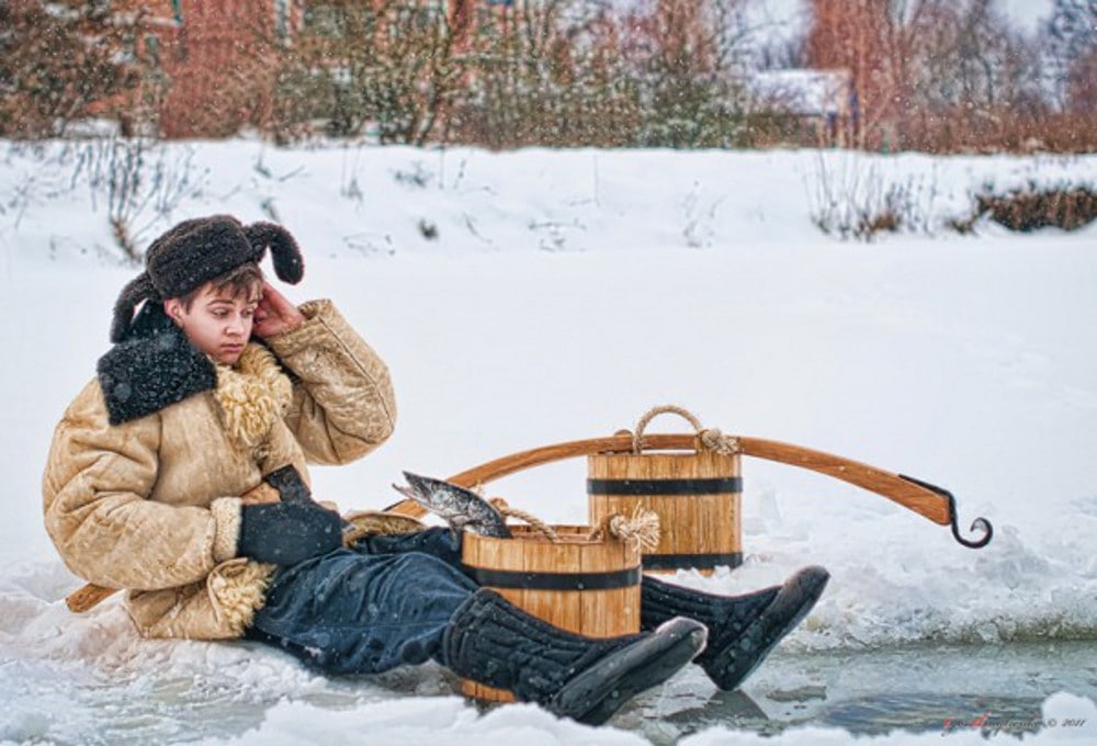 Где снимали по щучьему. Емеля. По щучьему велению фотосессия. Емеля с коромыслом. Современный Емеля.