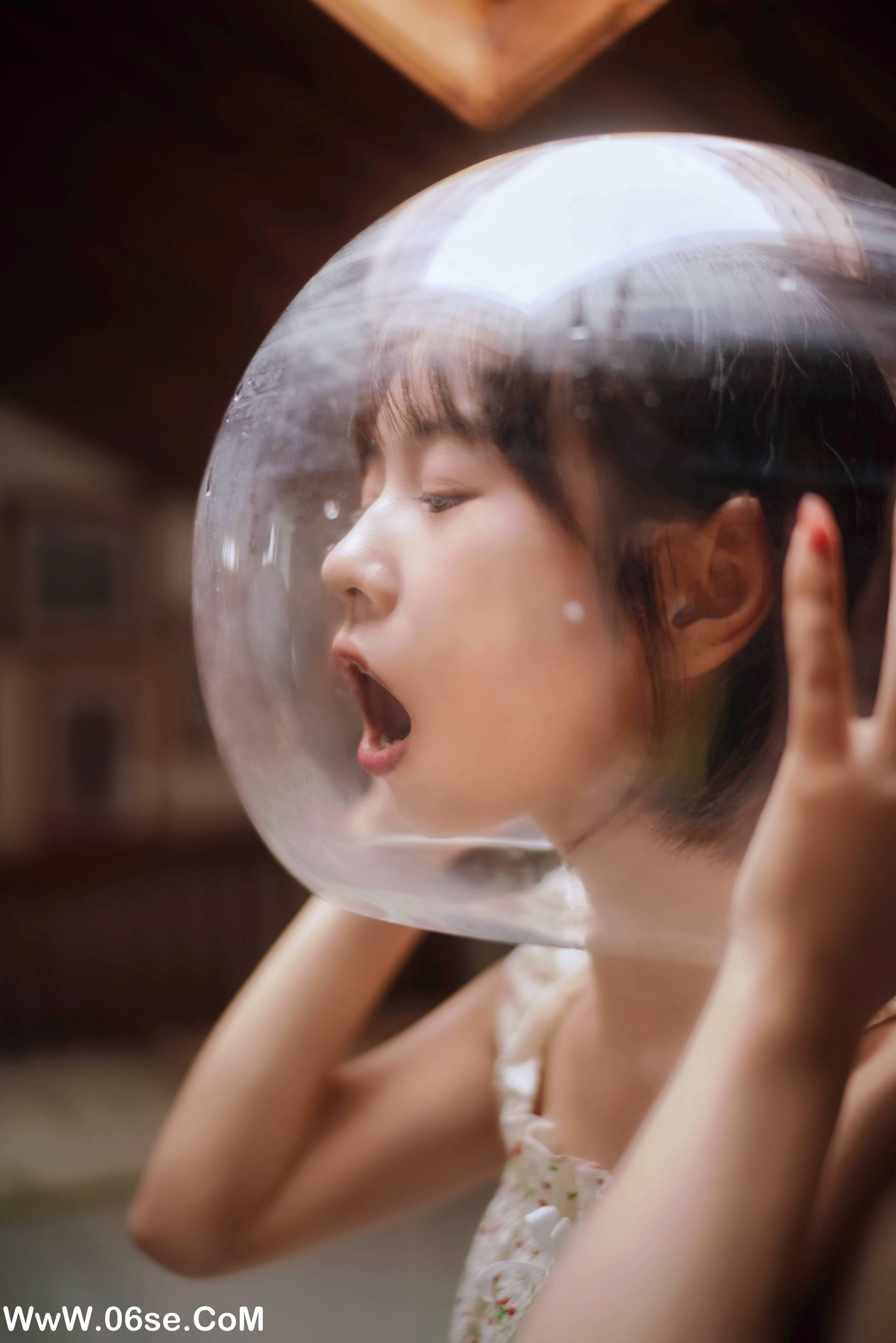 图片[8]-[YITUYU艺图语]2022.08.06 疯狂的鱼缸是我的宇航服，我带上心爱的非洲菊去登月 小微[288+1P／248MB]-六色网