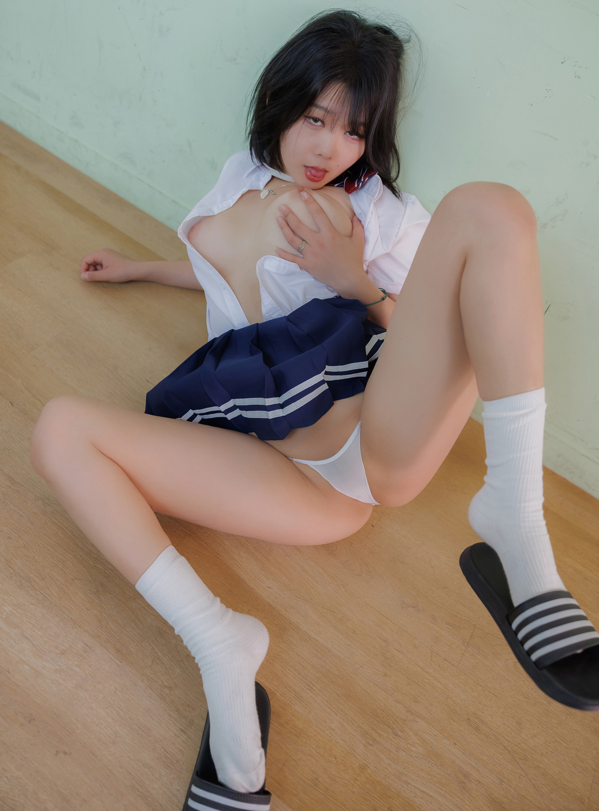 ZIA.Kwon 권지아, Ready Photobook Vol.02 School Girl Set.02 5