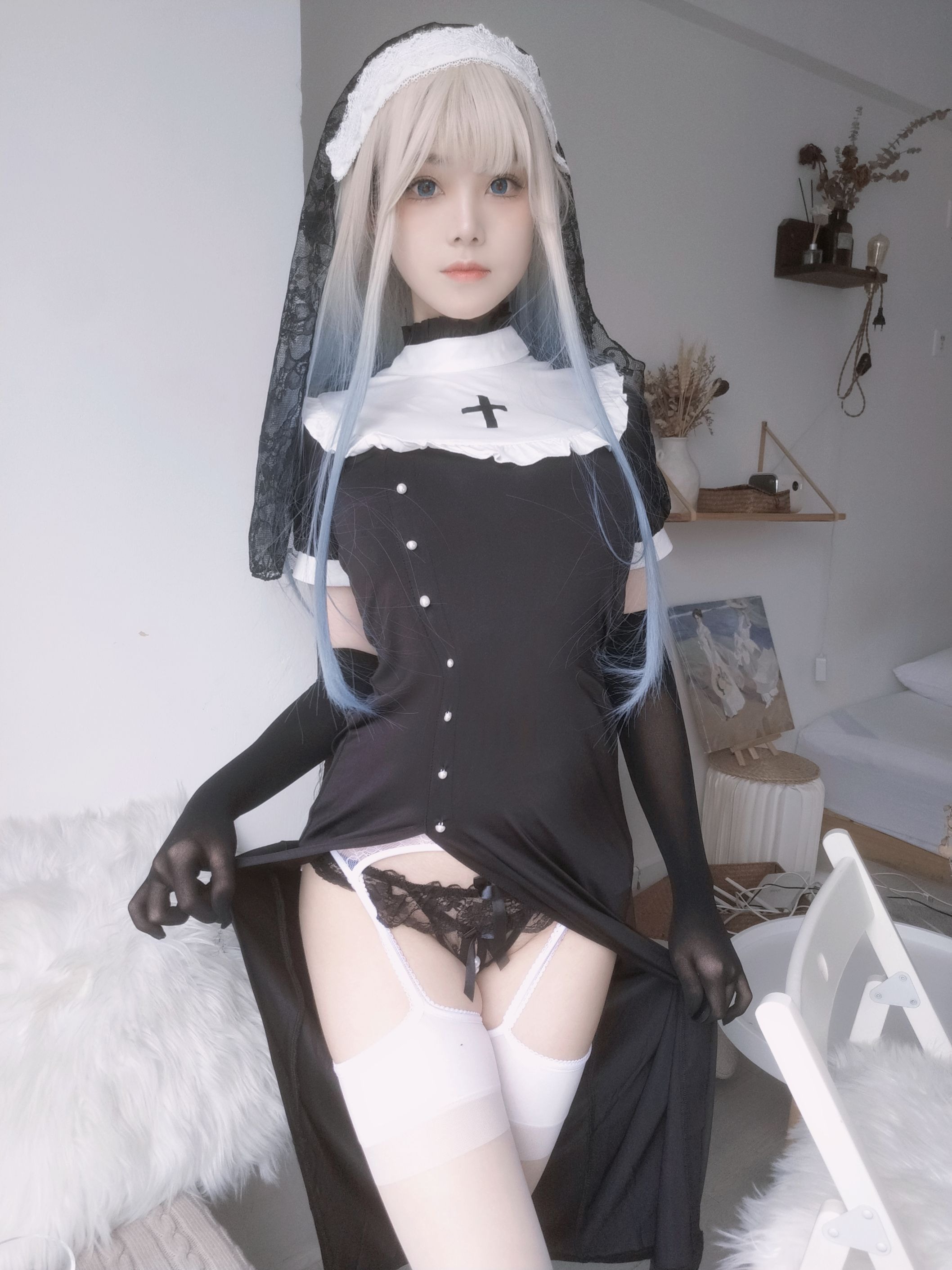 蜜汁猫裘 - 修女自拍 [35P6V-829MB] 14