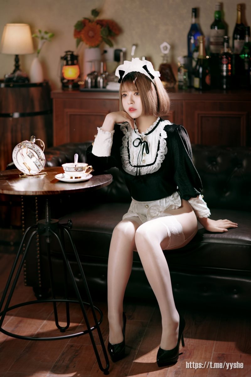 半半子 - 女仆下午茶 [77P+2V] 17