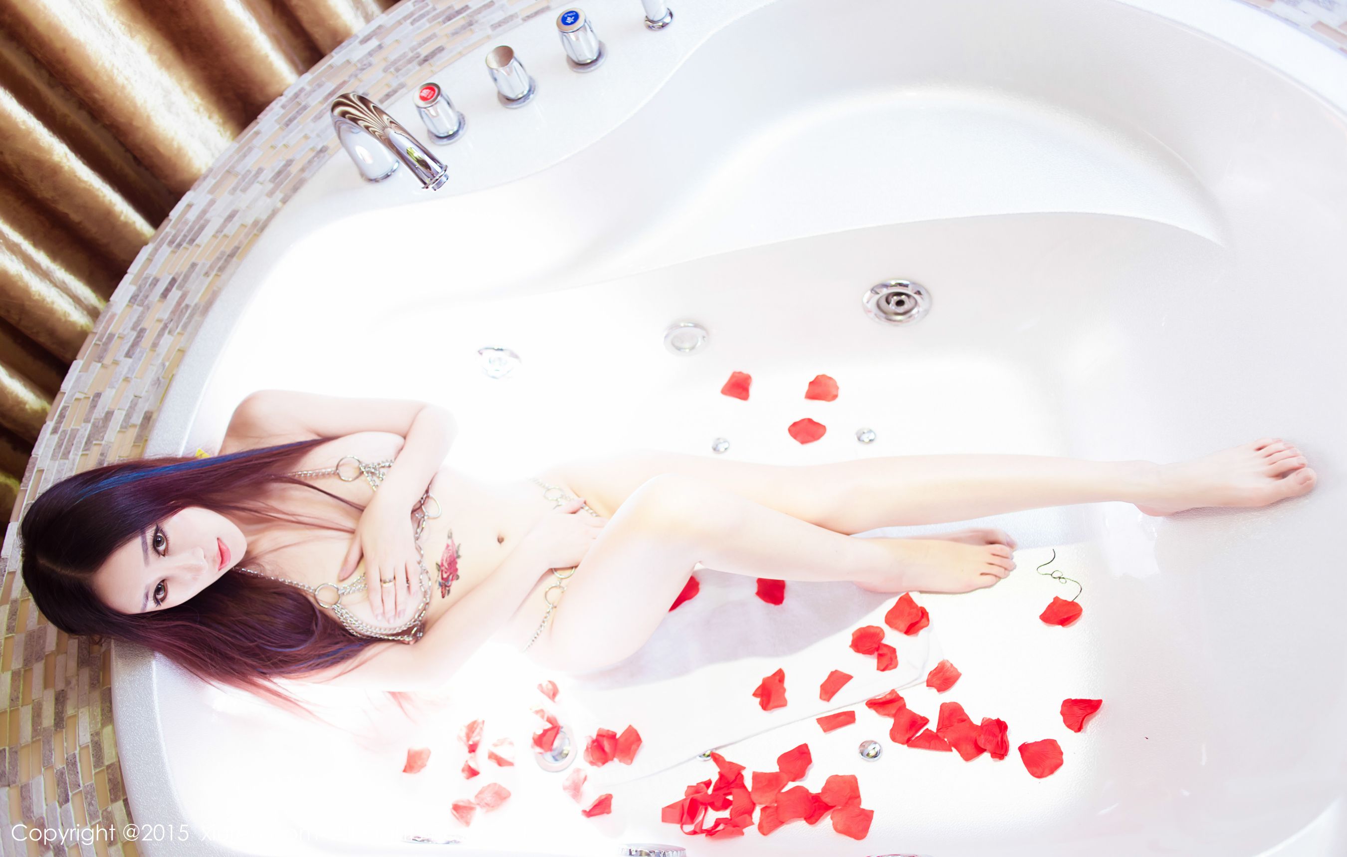 邹晶晶女王《室内性感睡衣+浴缸系列》_[秀人网XiuRen]_No.411-写真图集共97 P 29