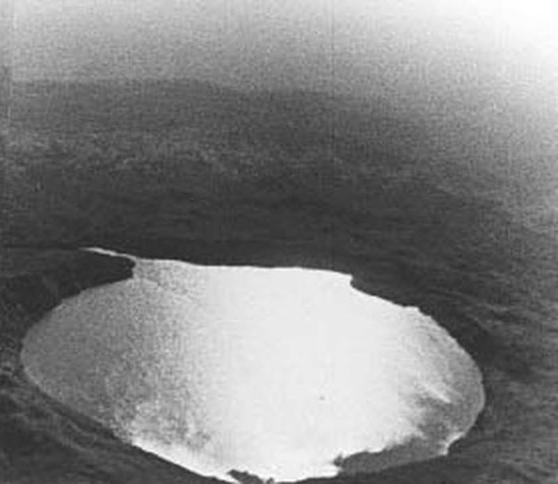 Мирный ядерный взрыв. Атомное озеро Чаган. Радиоактивное озеро Чаган. Ядерный взрыв Чаган. Чаган кратер.