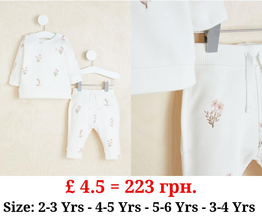 Billie Faiers White Floral Trousers and Joggers Outfit