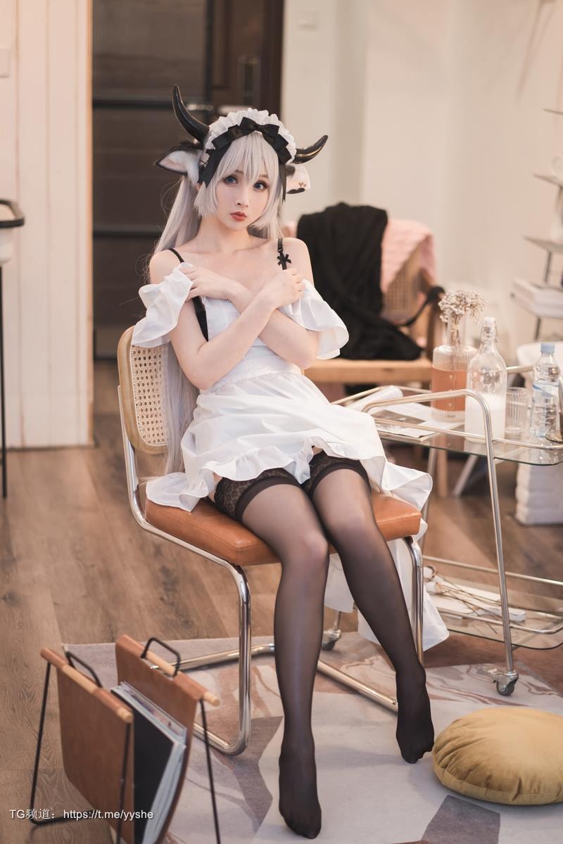 [Cos]凉凉子 - 牛奶女仆[45p] 24