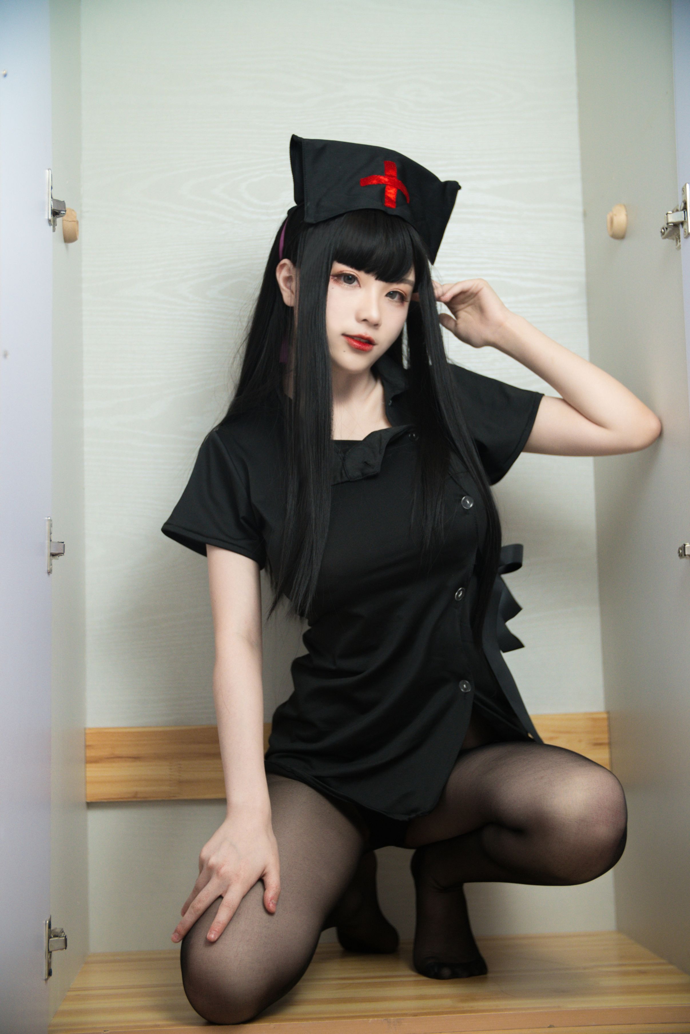 NO.002 黑色护士 [58P-515MB] 11