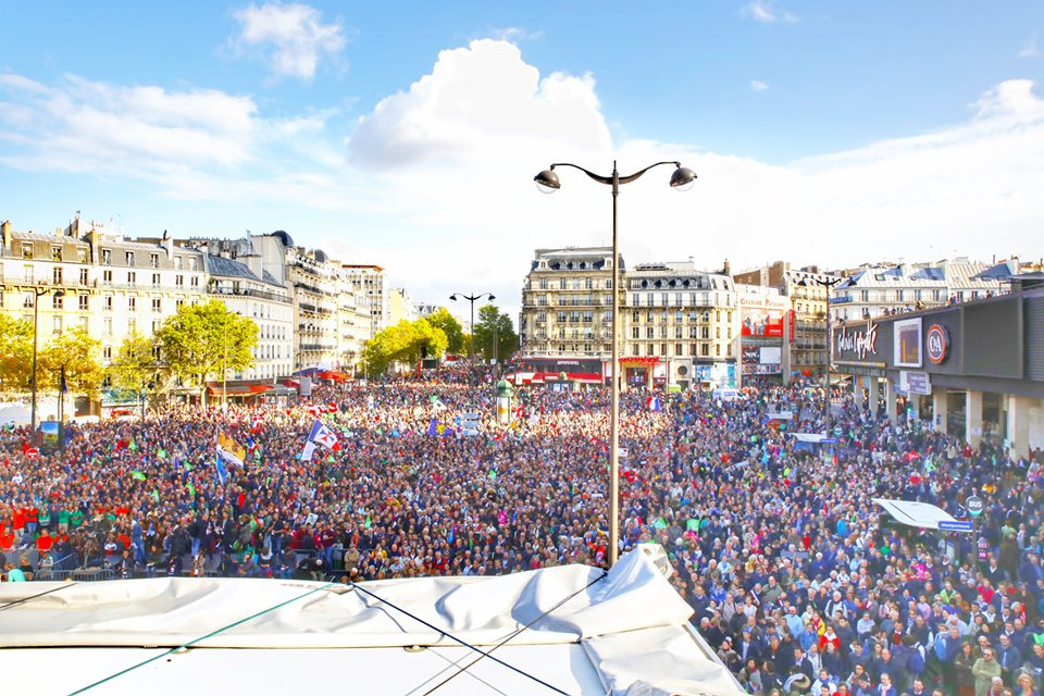 500 000 французів на просімейному протесті та лівий режим Макрона. Виклики демократії та моралі