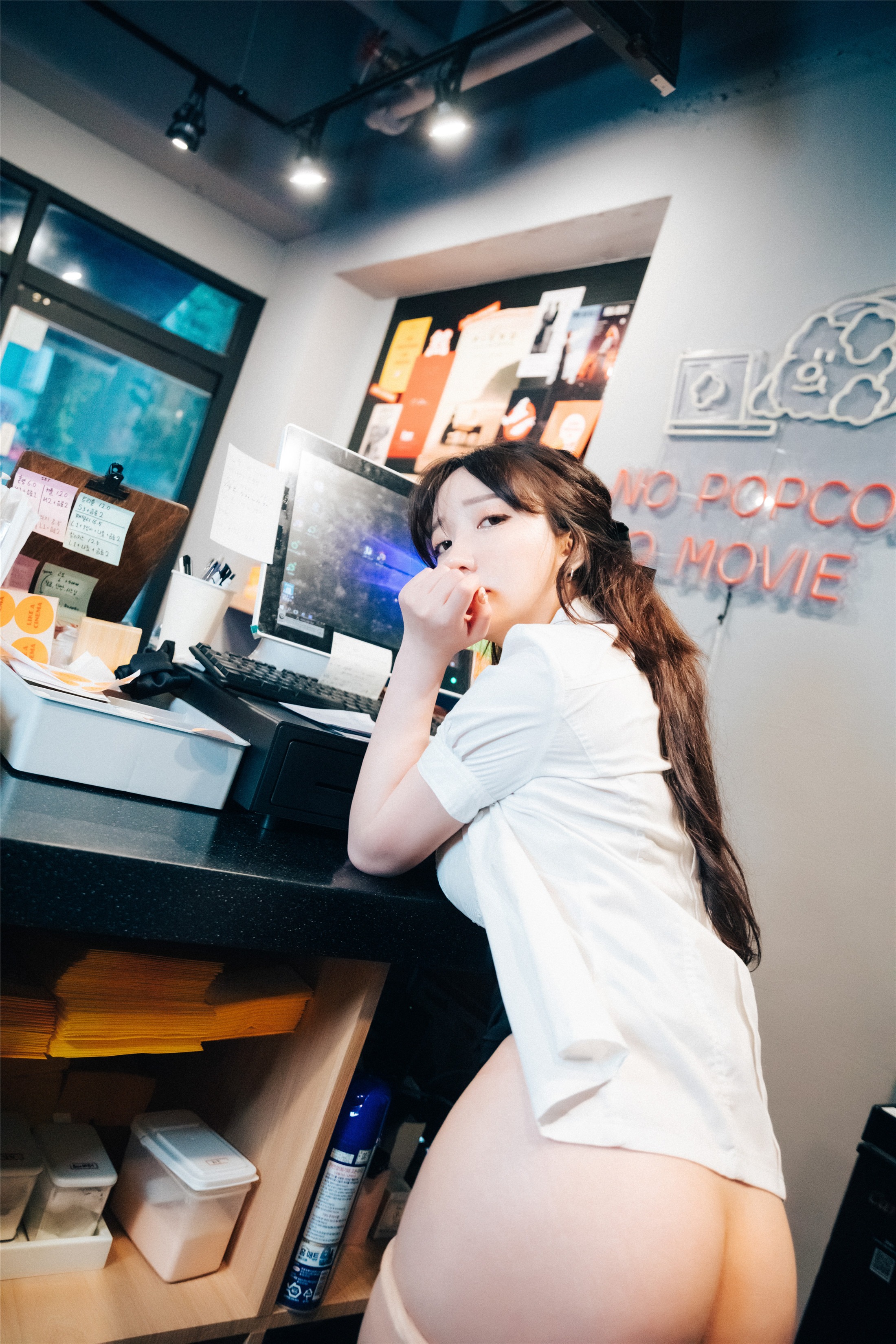 [Loozy] Son Ye-Eun (손예은) - Ticket Girl 120P 31