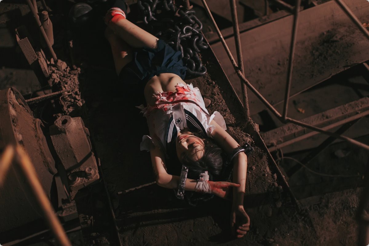 [Cos]疯猫ss- 被囚禁的少女[44P] 35