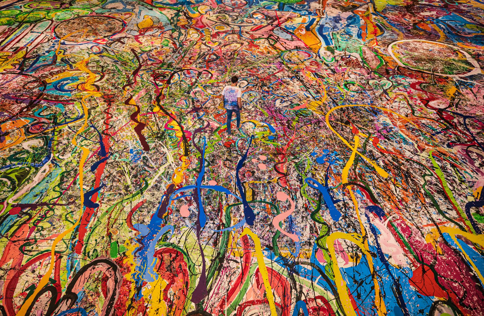 Что за картина. Саша Джафри "путешествие человечества". Самая большая картина в мире. Самые продаваемые картины. Самая масштабная картина в мире.