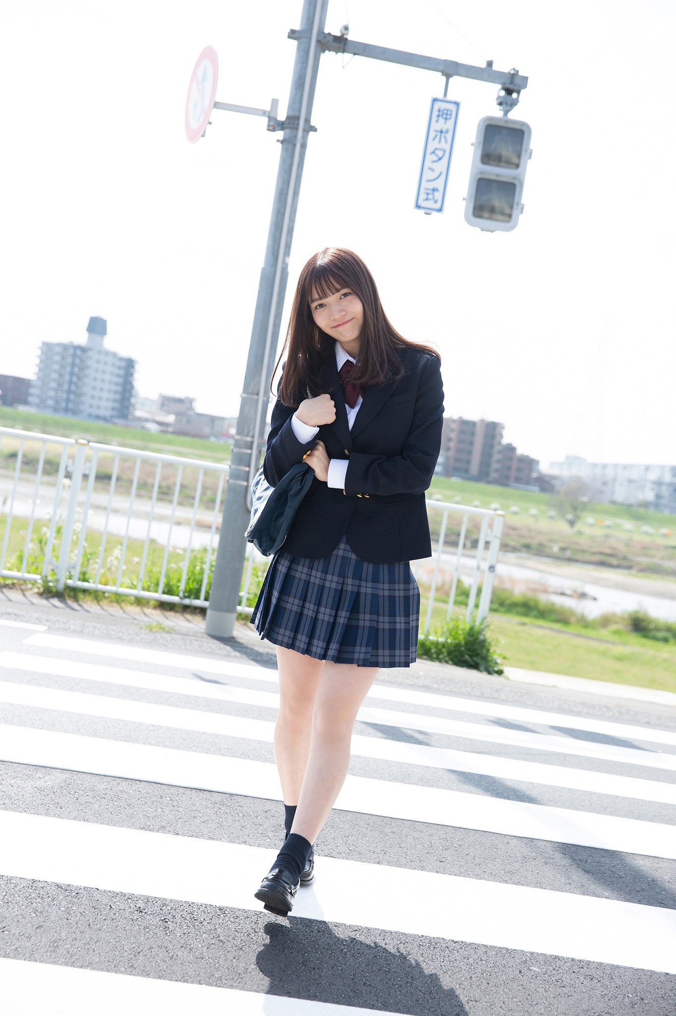 Nanako Kurosaki 黒嵜菜々子, ヤンマガWeb グラビアちゃんはバズりたい Peel the Apple 3