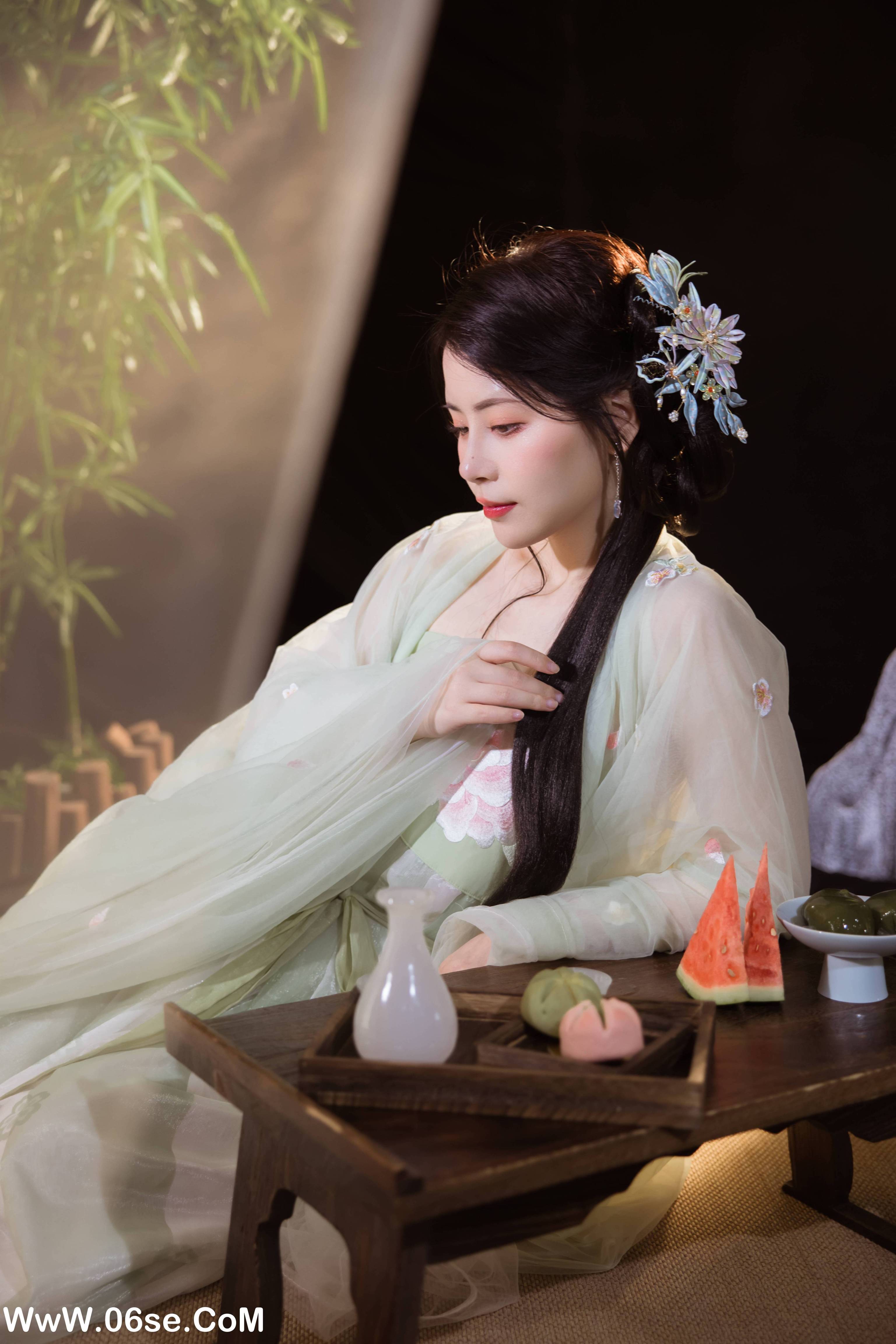 图片[8]-[YITUYU艺图语]2022.08.05 夏日庭院 公子不坏__[21+1P／310MB]-六色网