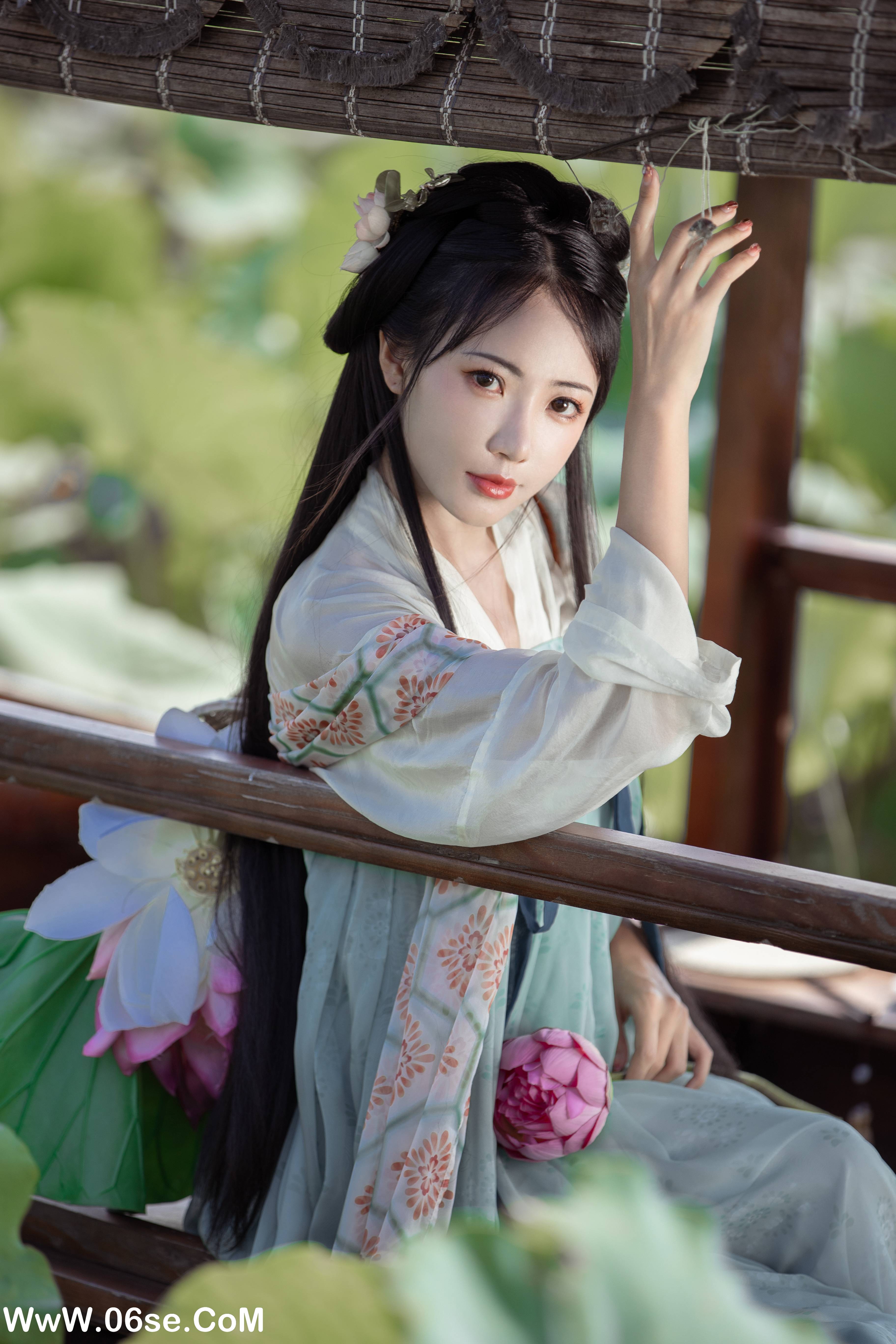 图片[18]-[YITUYU艺图语]2022.11.15 荷芰 酸辣粉[30+1P／290MB]-六色网