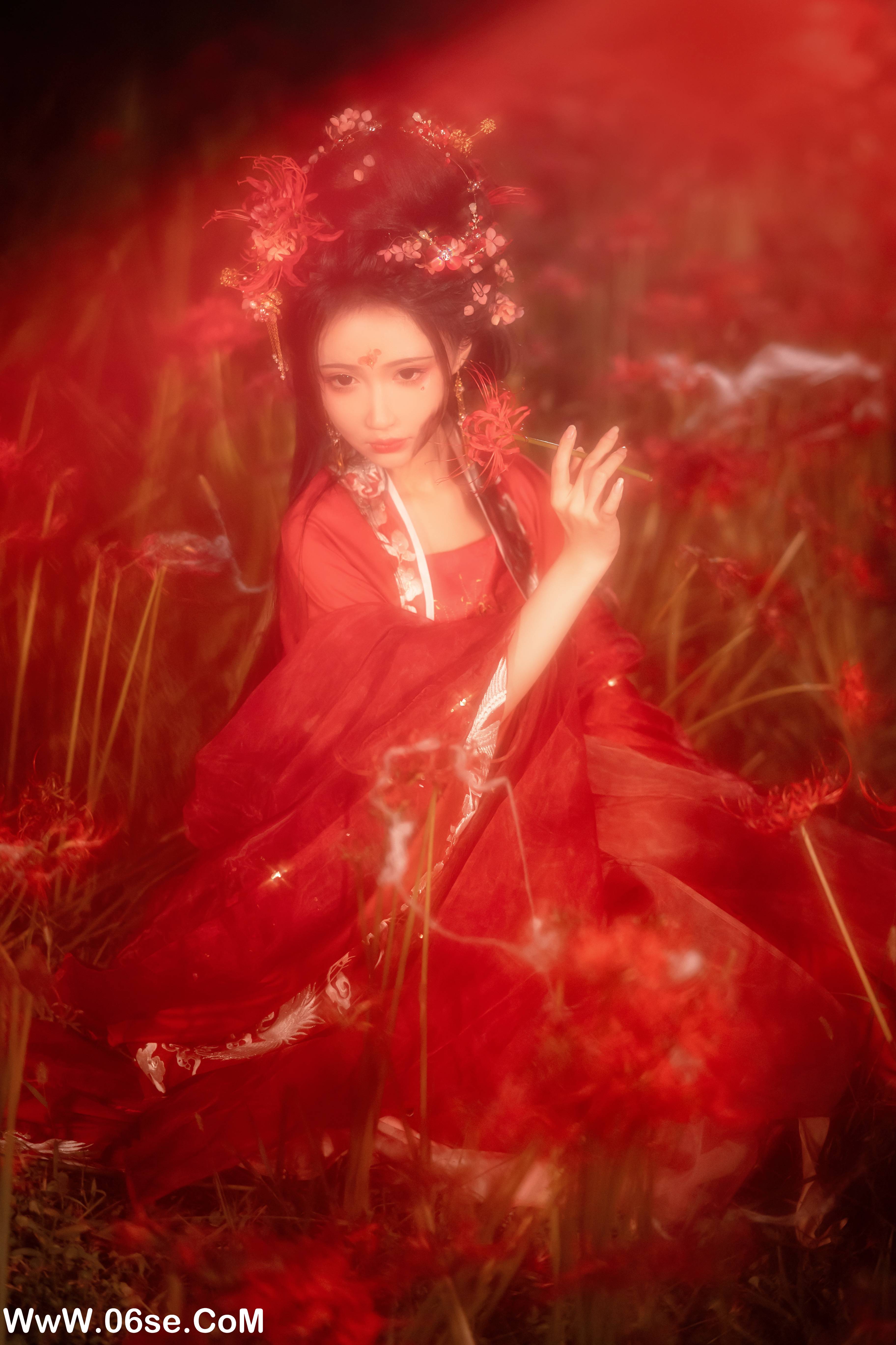 图片[18]-[YITUYU艺图语]2022.12.07 彼岸花 -绮罗生的小苏苏-[31+1P／337MB]-六色网