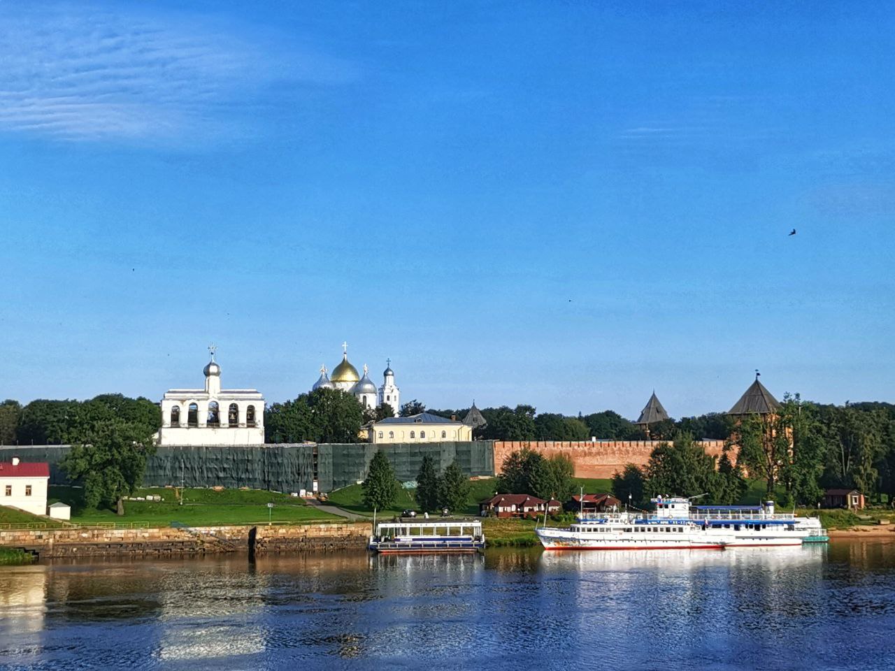 памятник напротив третьяковской галереи | Дзен