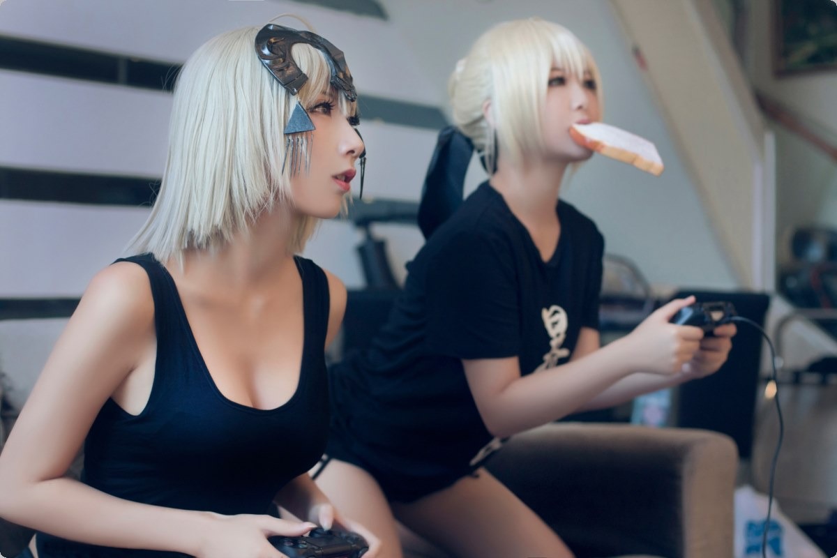 [Cos]半半子 - 家居ps4 [30P] 2
