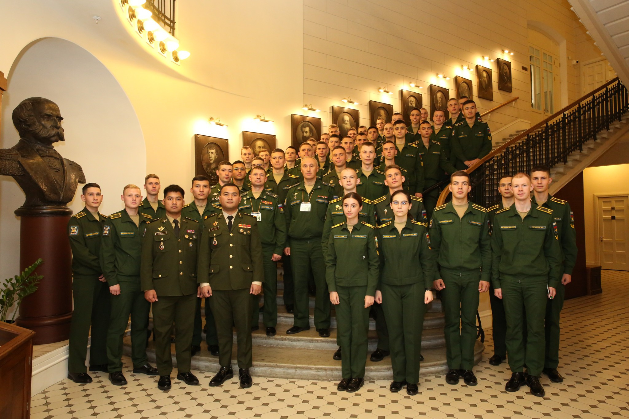 Военно космическая академия имени можайского санкт петербург. Вка Можайского курсанты. Академия Можайского в Санкт-Петербурге курсанты. Военно-Космическая Академия имени а. ф. Можайского. Курсантки вка им Можайского.