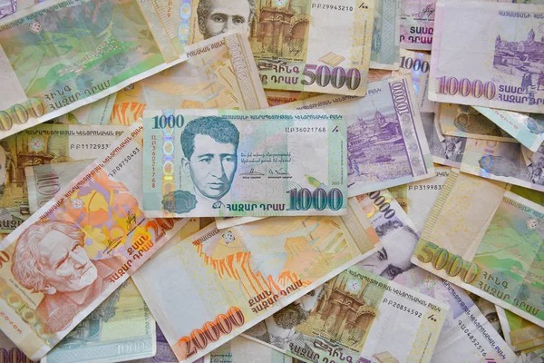 Рубли сегодня армения. Армянский драм 30000 рублей.