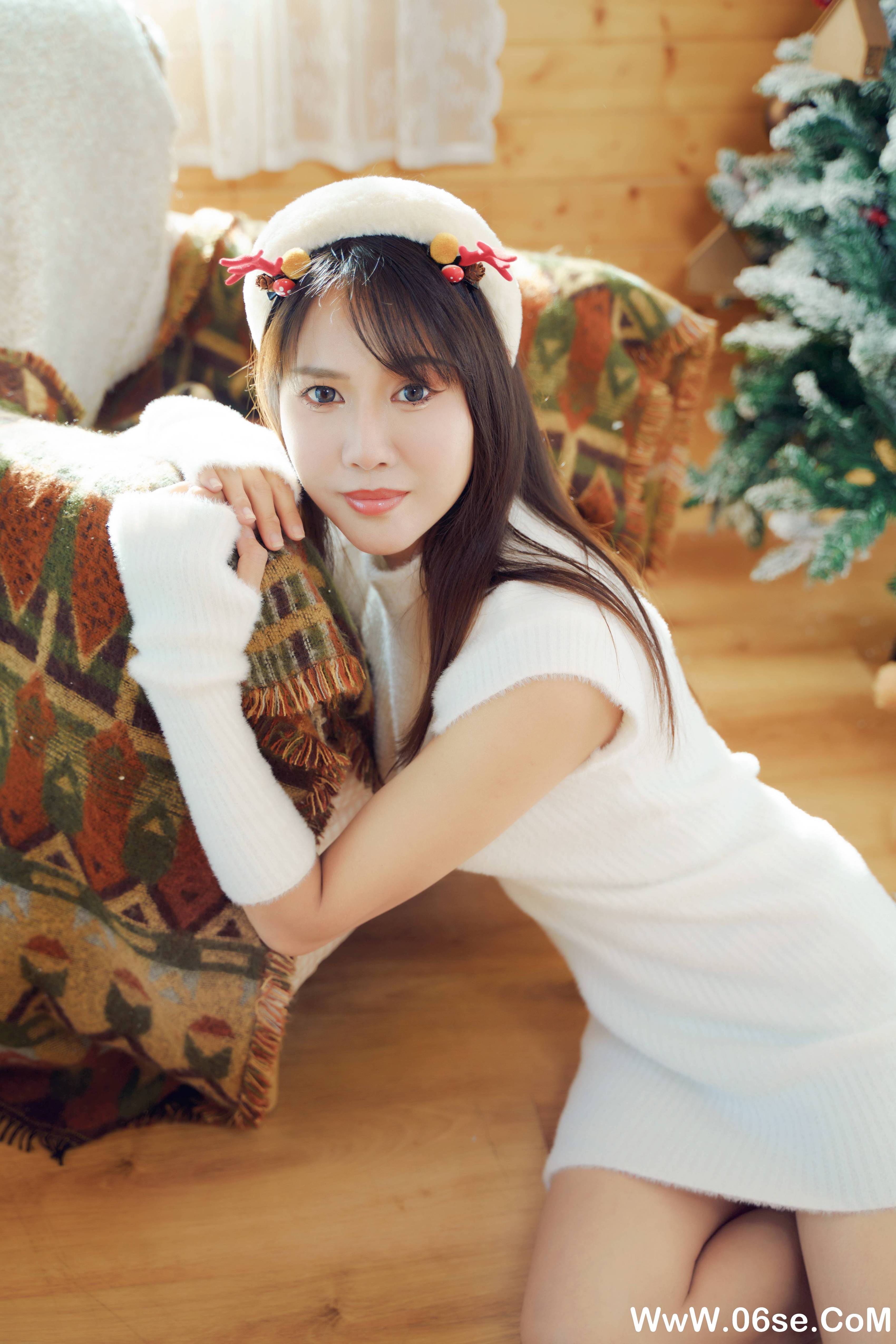 图片[42]-[YITUYU艺图语]2021.12.21 圣诞少女 lin[41+1P／446MB]-六色网