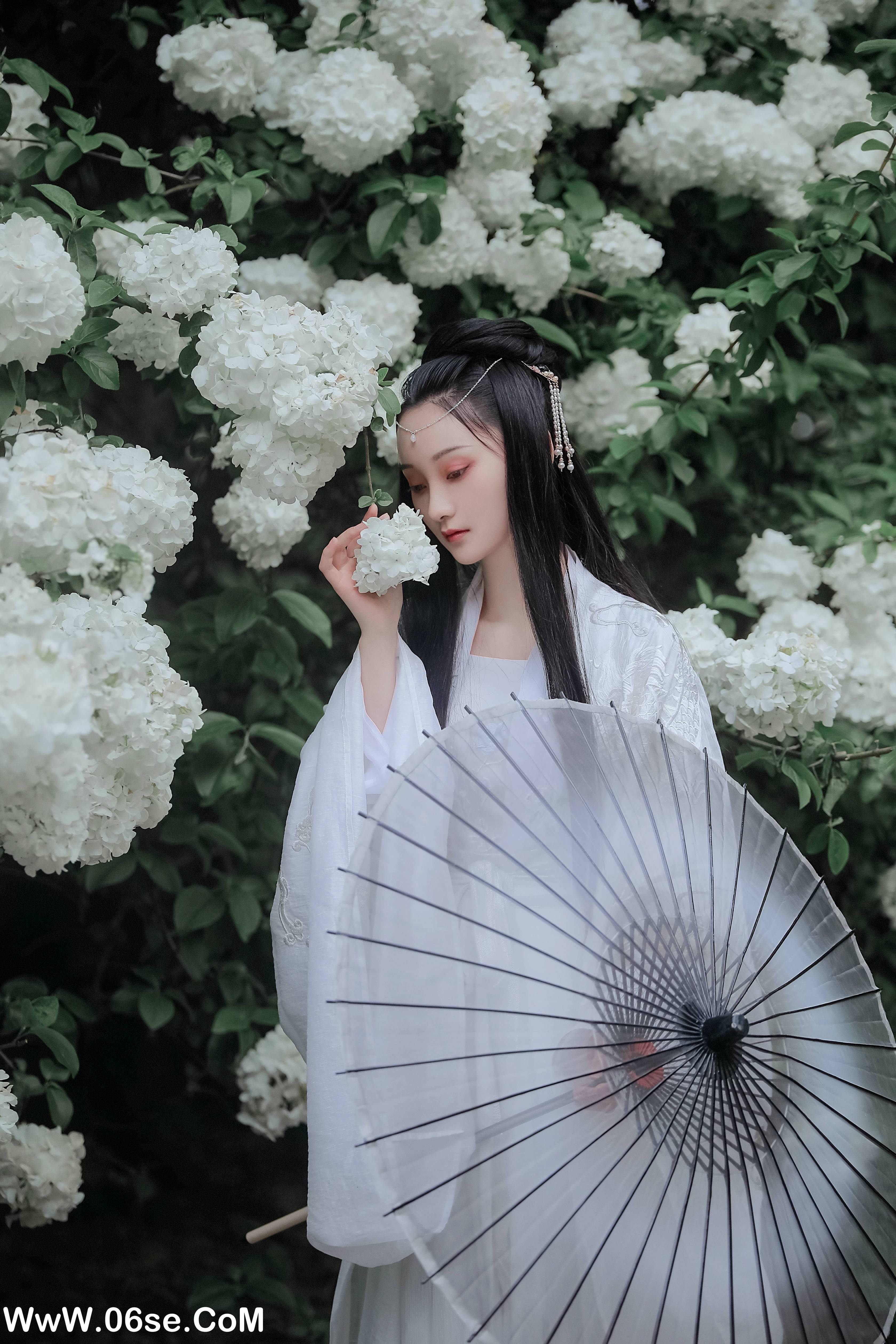 图片[7]-[YITUYU艺图语]2022.06.15 琼花并貌 云之是小狐狸吖[22P-495.57MB]-六色网