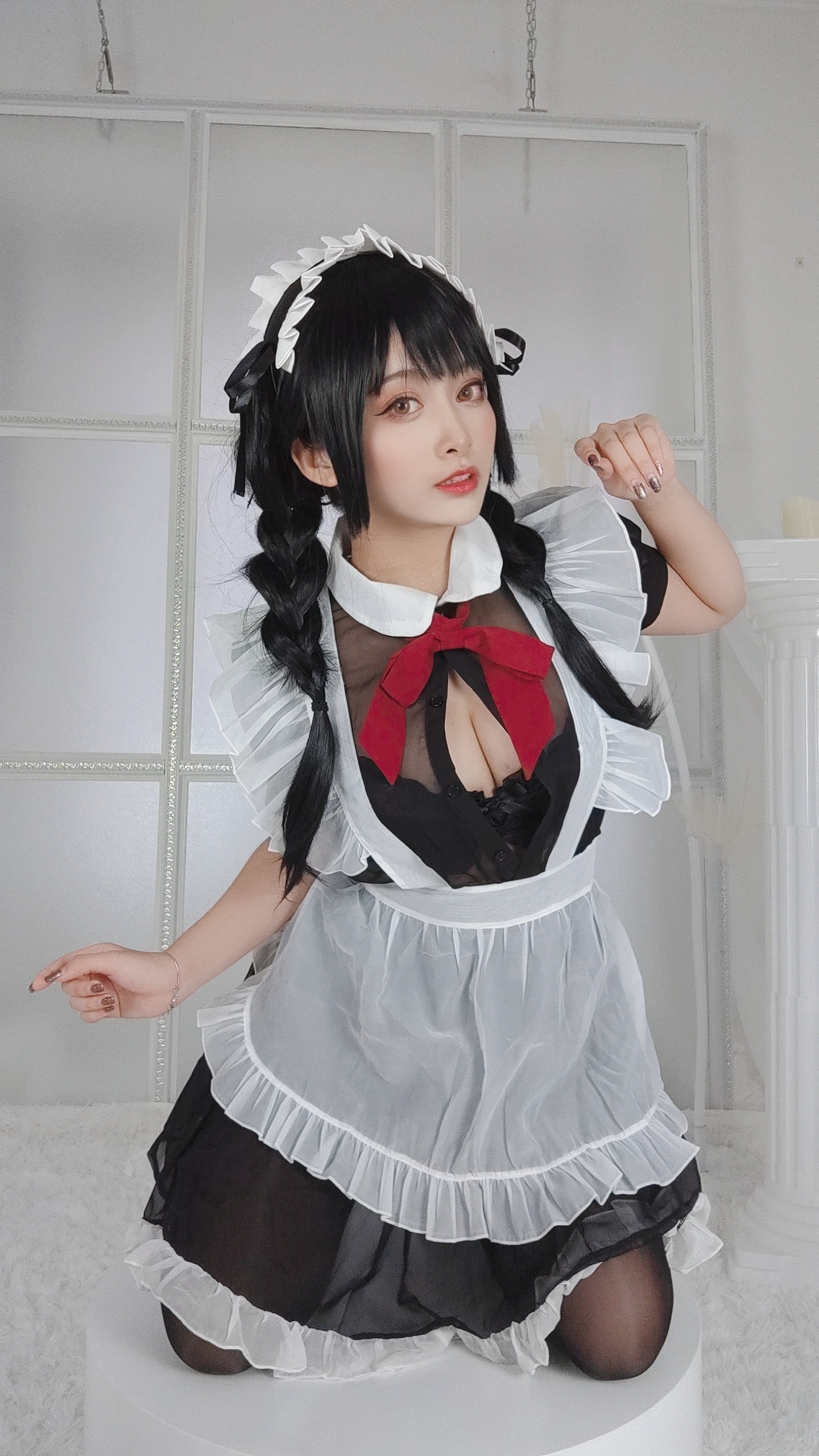 洛璃LoLiSAMA - 黑丝女仆 93P 2V 535MB 28