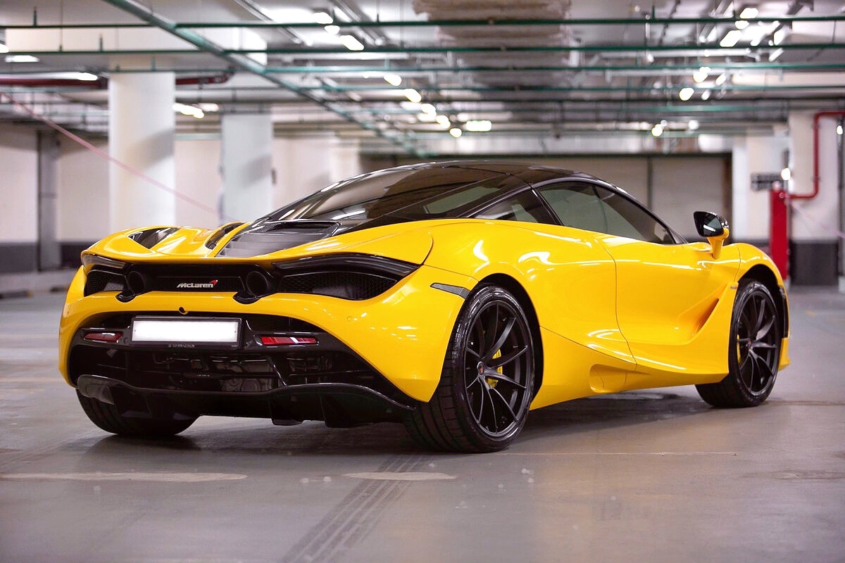 Макларен 720s цена. Макларен 720s желтый. MCLAREN 720s 2022. Макларен 720 с жёлтый. MCLAREN 720c.