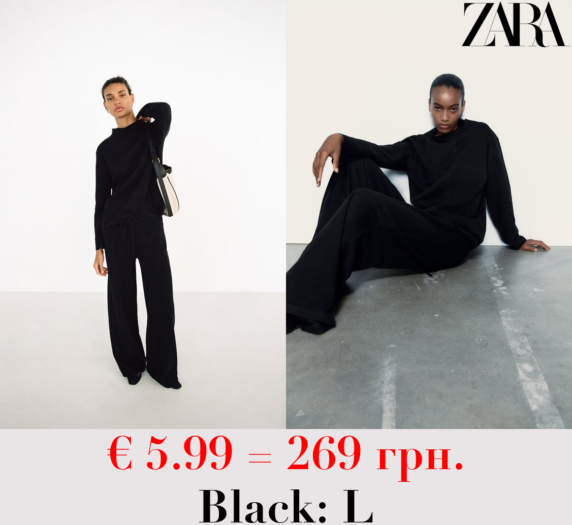 SOFT SWEATER WITH FRONT SEAM