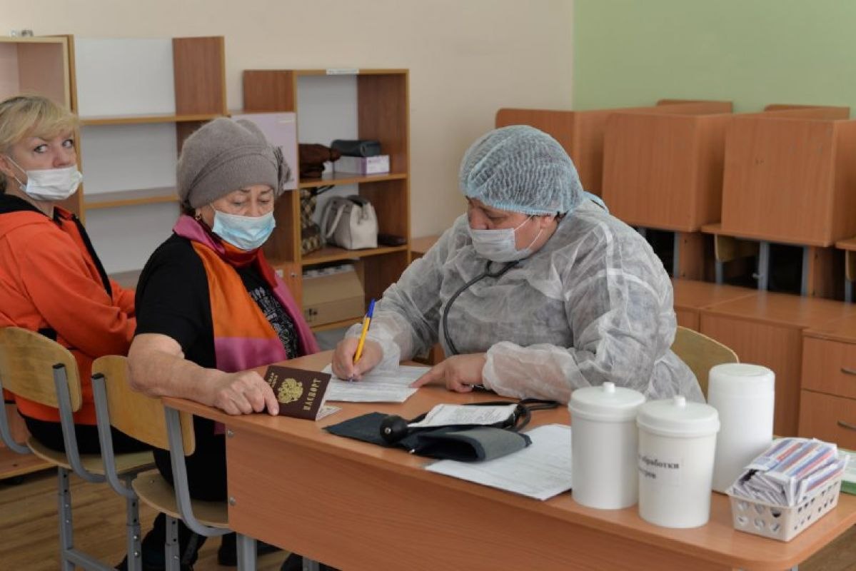 Пункты вакцинации открылись в 20 школах Хабаровска и Комсомольска
