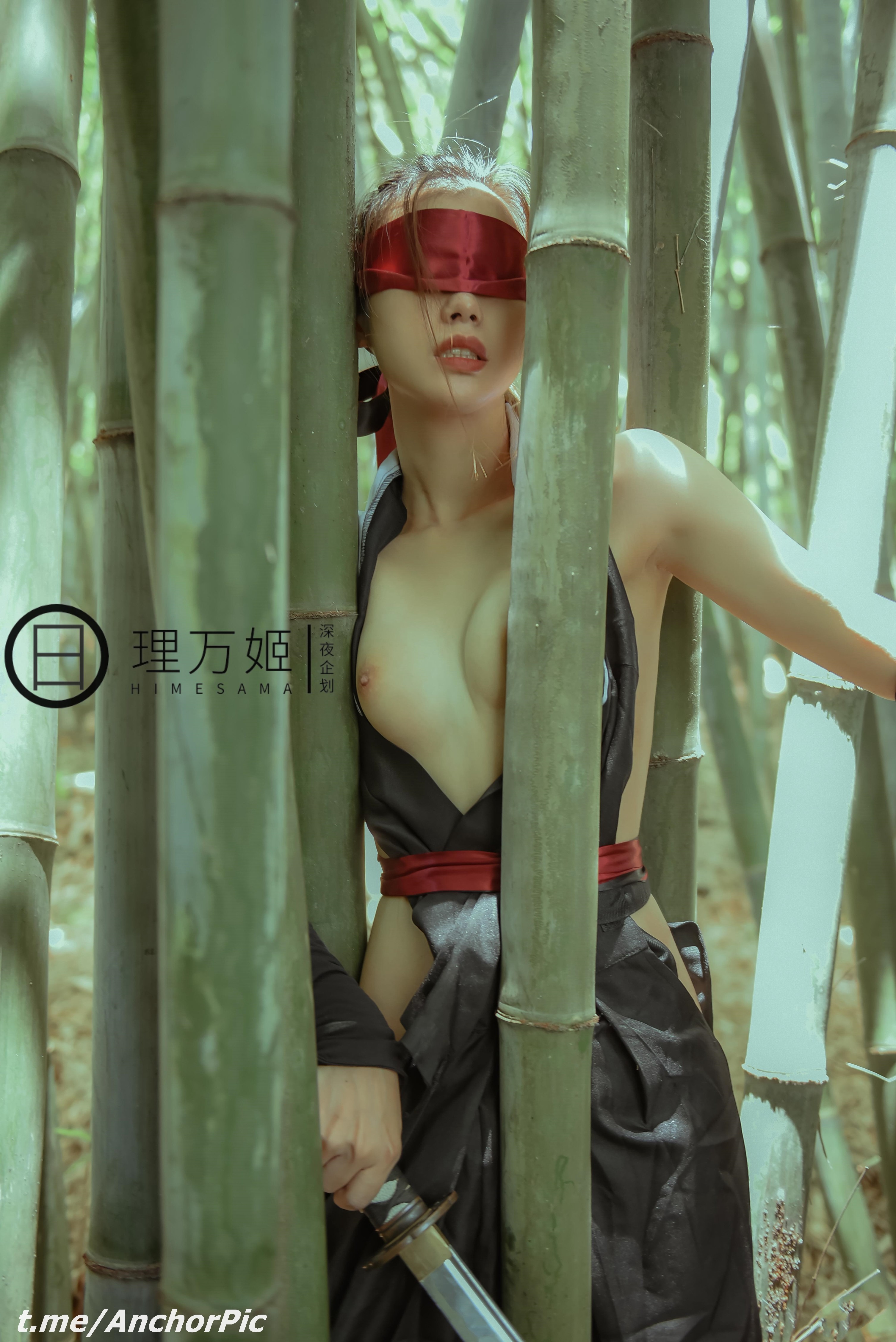 理万姬 - 女武士竹林露出 30P 12