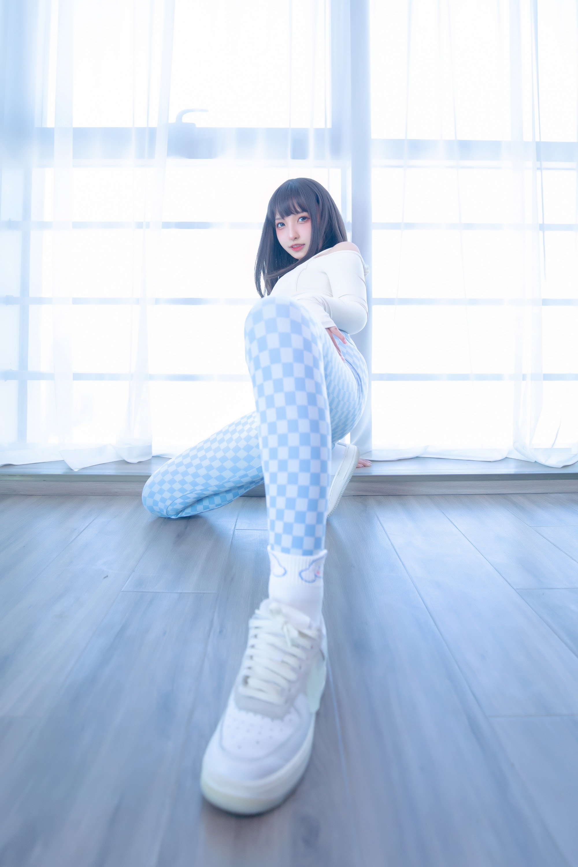 神楽坂真冬 - NO.93 蓝白格 [75P-172MB] 51