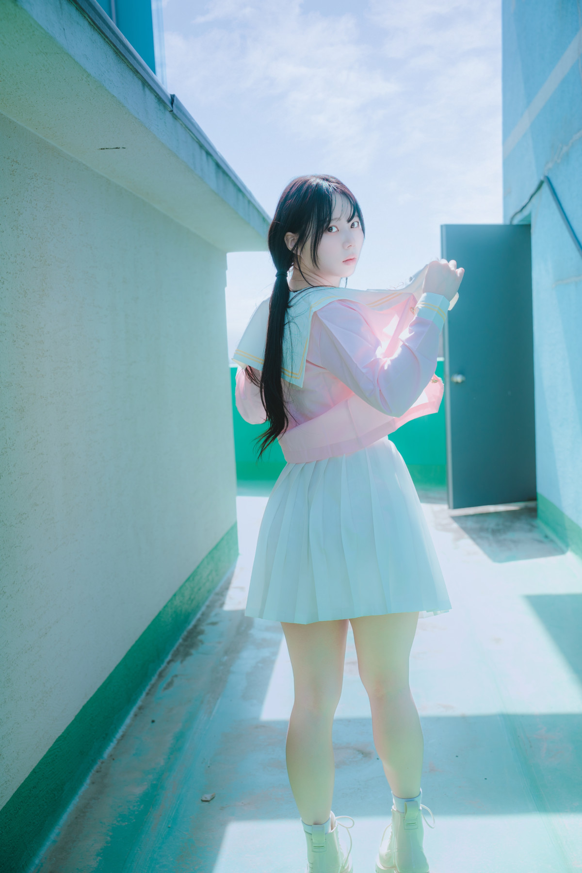 Myua 뮤아, Photobook “Pure” 34