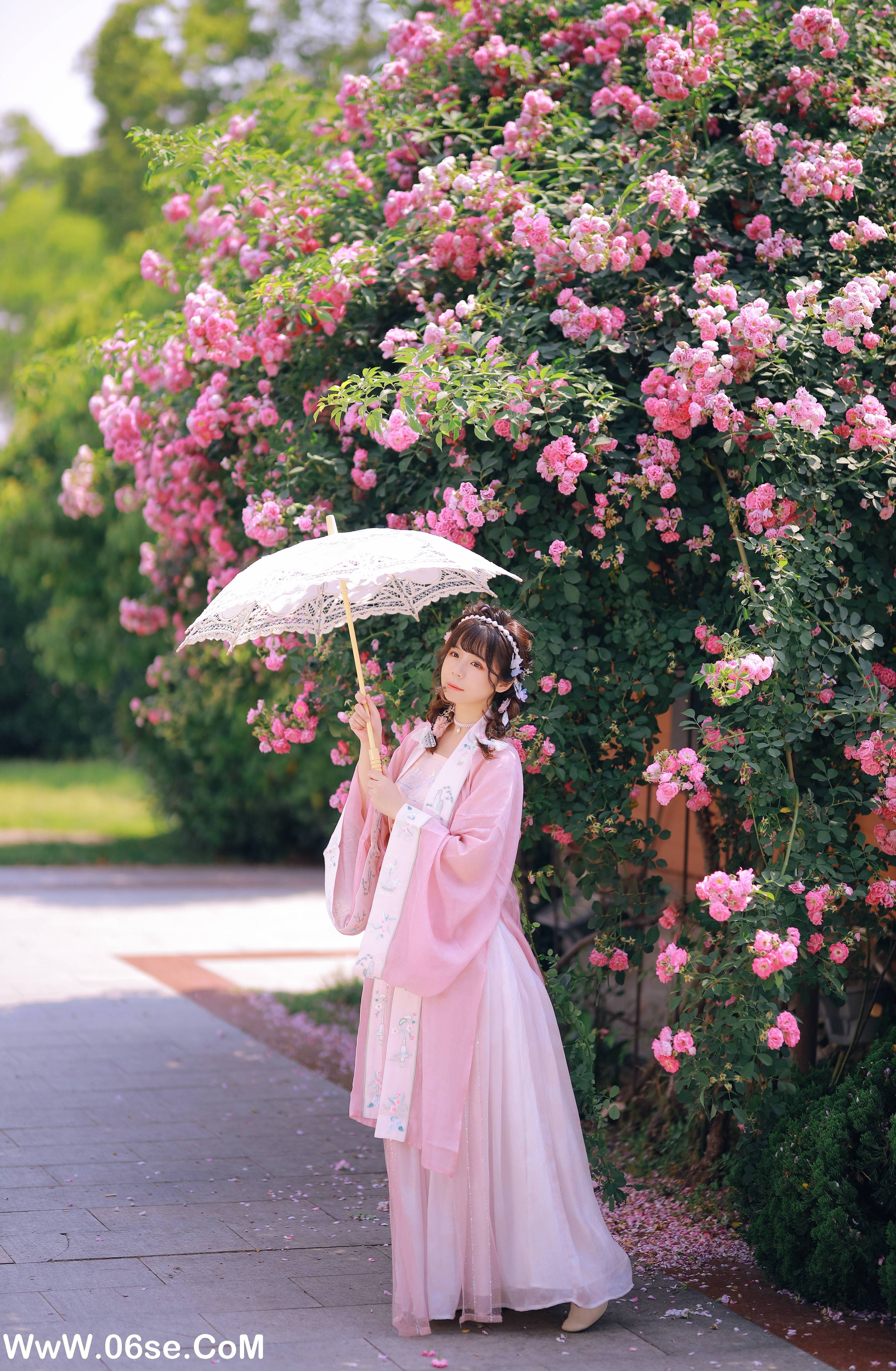 图片[22]-[YITUYU艺图语]2022.08.20 吻花香 Suky喜欢软绵绵毛茸茸的团子[25+1P／205MB]-六色网